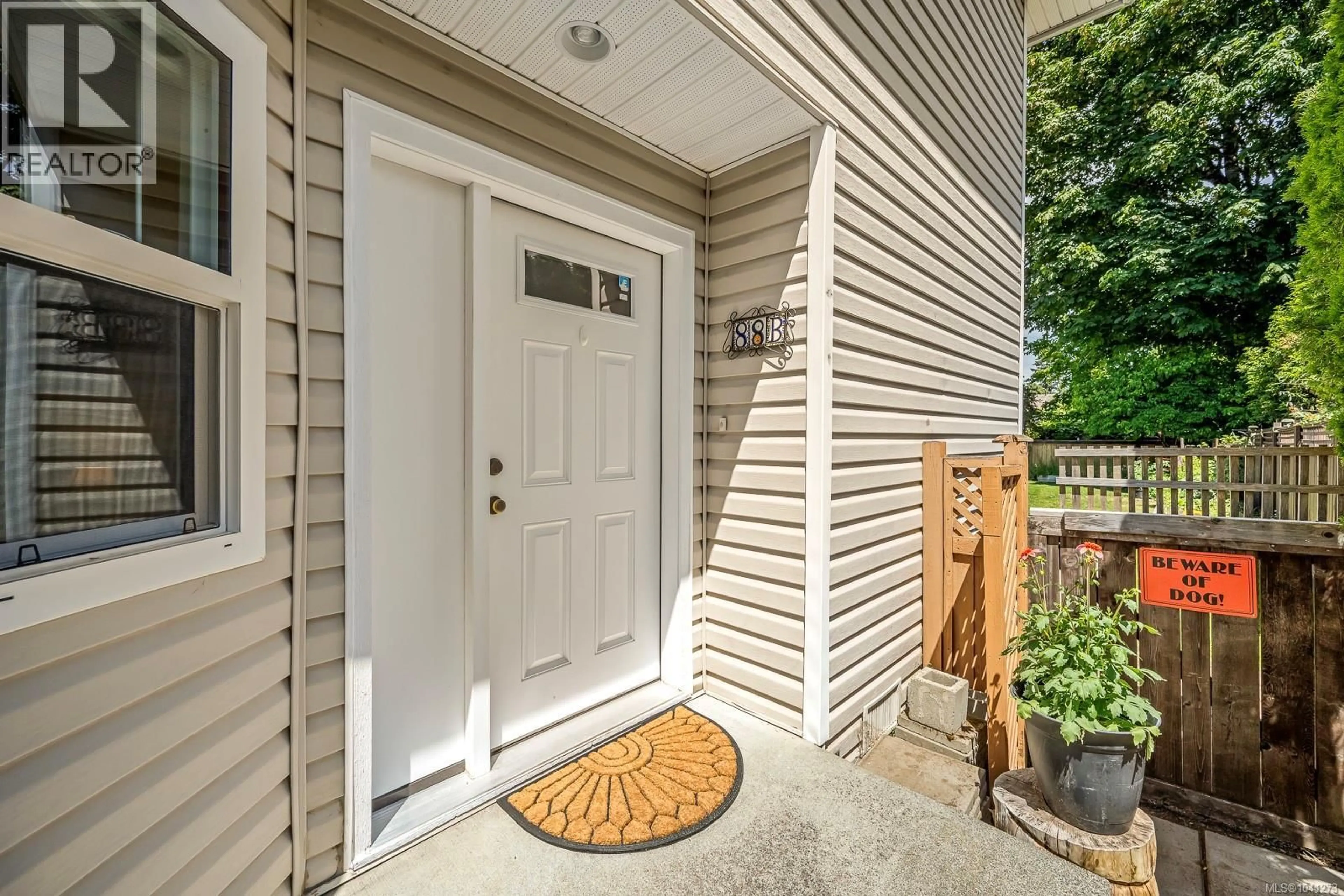 Indoor entryway for B - 88 TIMBERLANE ROAD, Courtenay British Columbia V9N3Z3