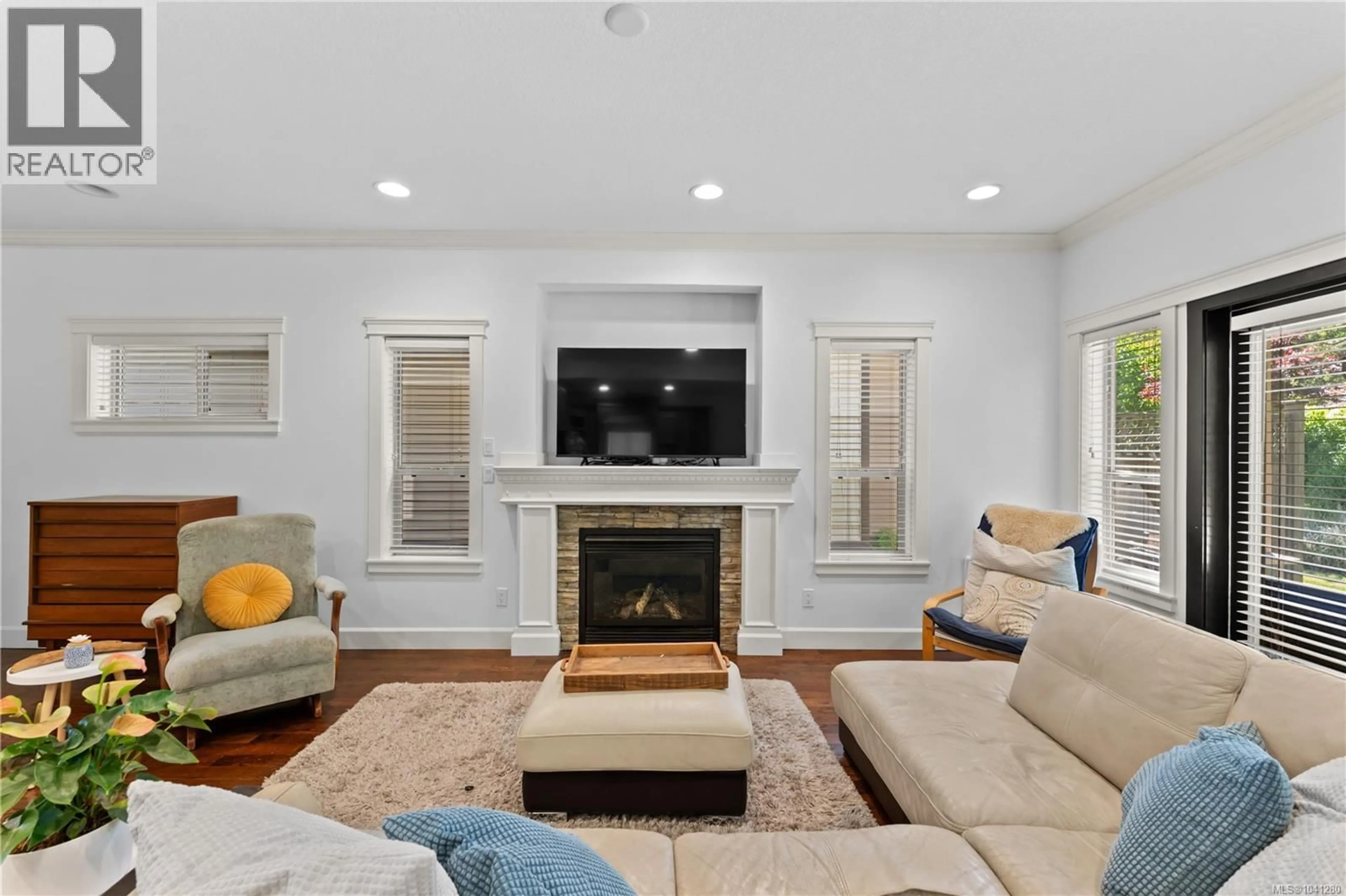 Living room with furniture, unknown for 3450 MAVERIC ROAD, Nanaimo British Columbia V9T6E4