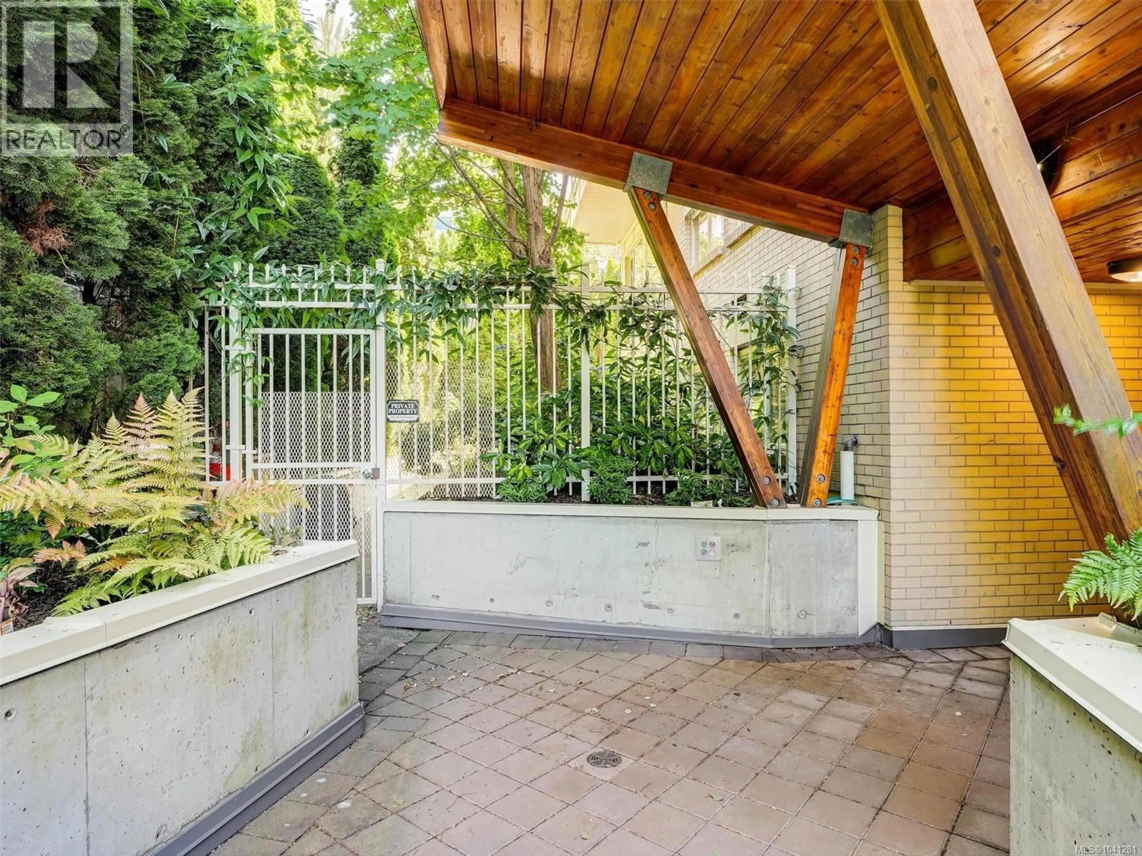 Patio, street for 109 - 1155 YATES STREET, Victoria British Columbia V8V3N1