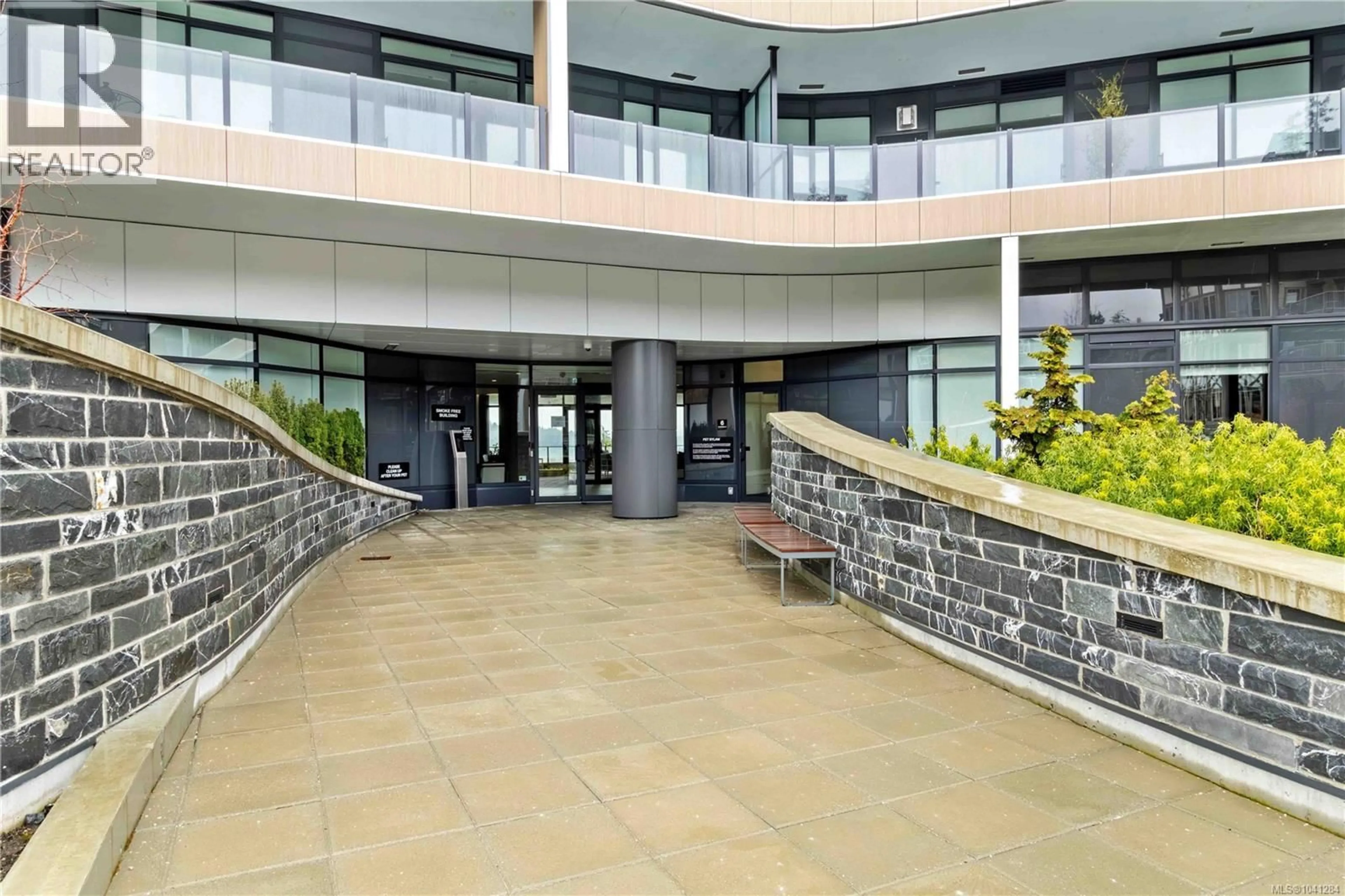 Indoor foyer for 1006 - 2000 HANNINGTON ROAD, Langford British Columbia V9B6R6