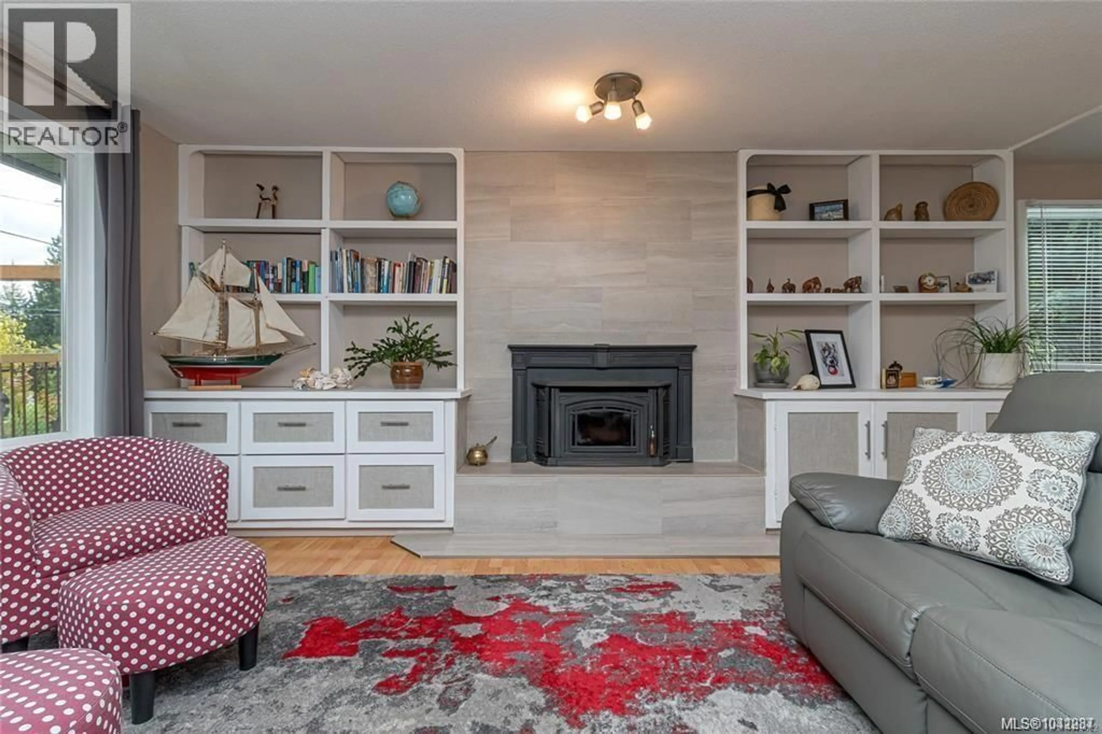 Living room with furniture, unknown for 5384 MILLER ROAD, Duncan British Columbia V9L6R2