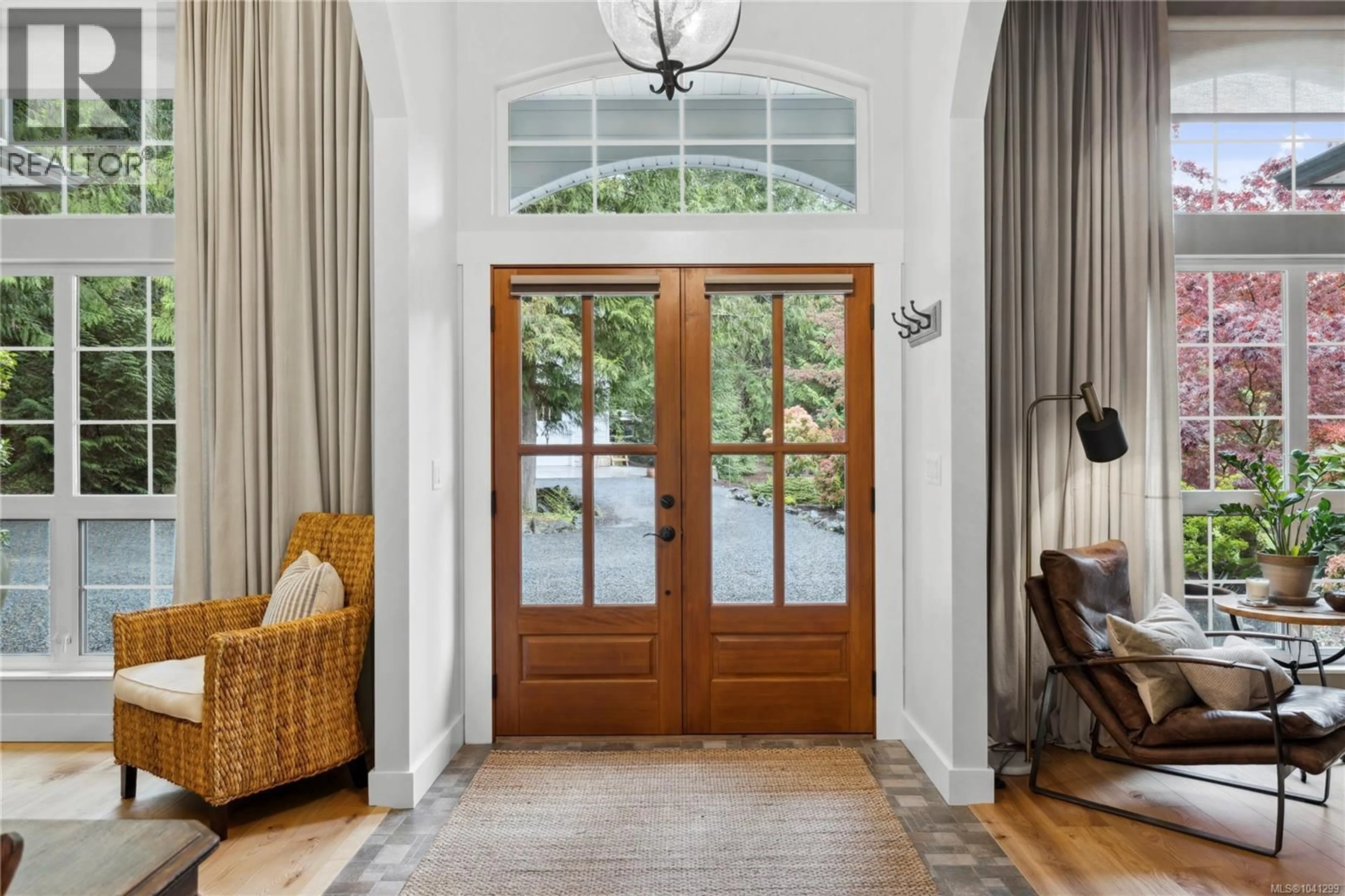 Indoor entryway for 7190 HASE PLACE, Lantzville British Columbia V0R2H0
