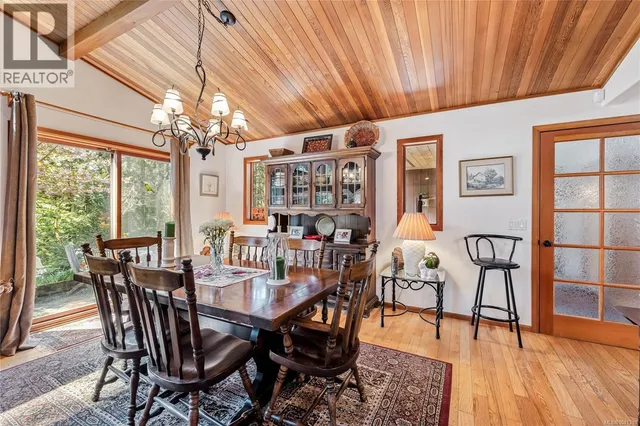 112 CAIRNS PLACE, Salt Spring 5