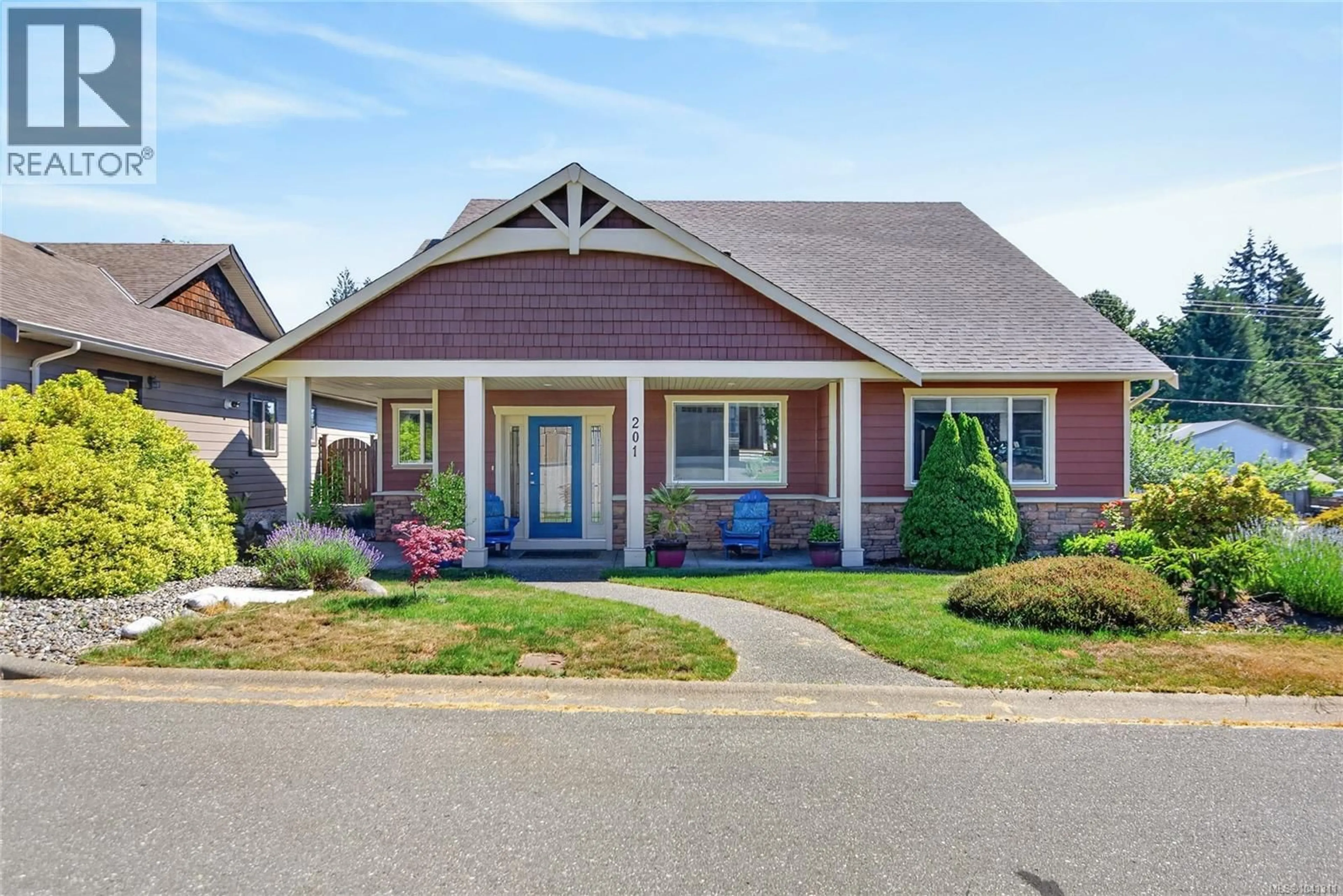 Home with vinyl exterior material, street for 201 - 303 ARDEN ROAD, Courtenay British Columbia V9N0A8