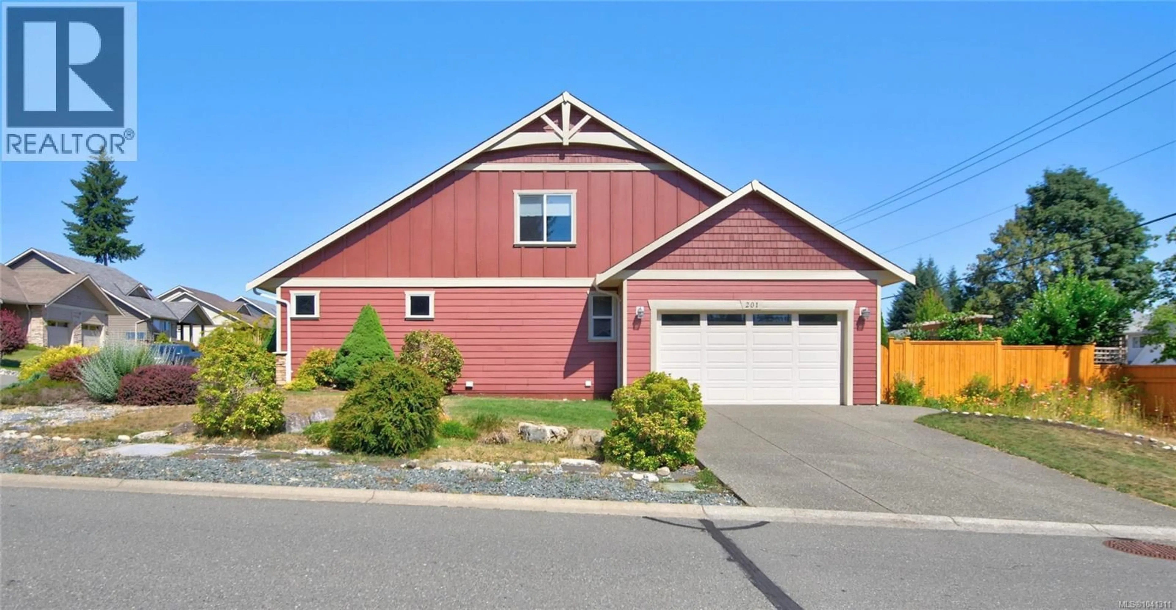 Home with vinyl exterior material, street for 201 - 303 ARDEN ROAD, Courtenay British Columbia V9N0A8