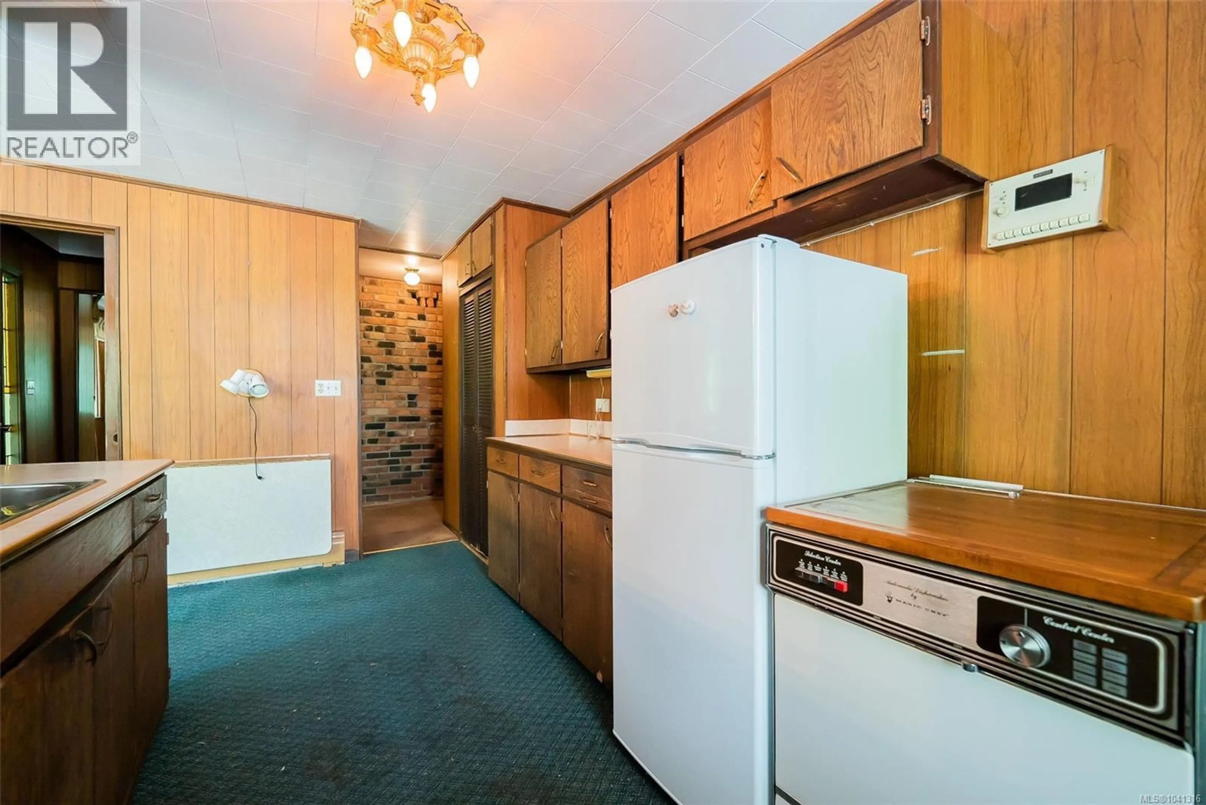 Standard kitchen, unknown for 2792 HOLDEN CORSO ROAD, Nanaimo British Columbia V9X1N5