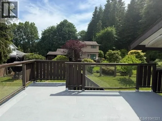 8335 CAMELOT ROAD, Port Hardy 3