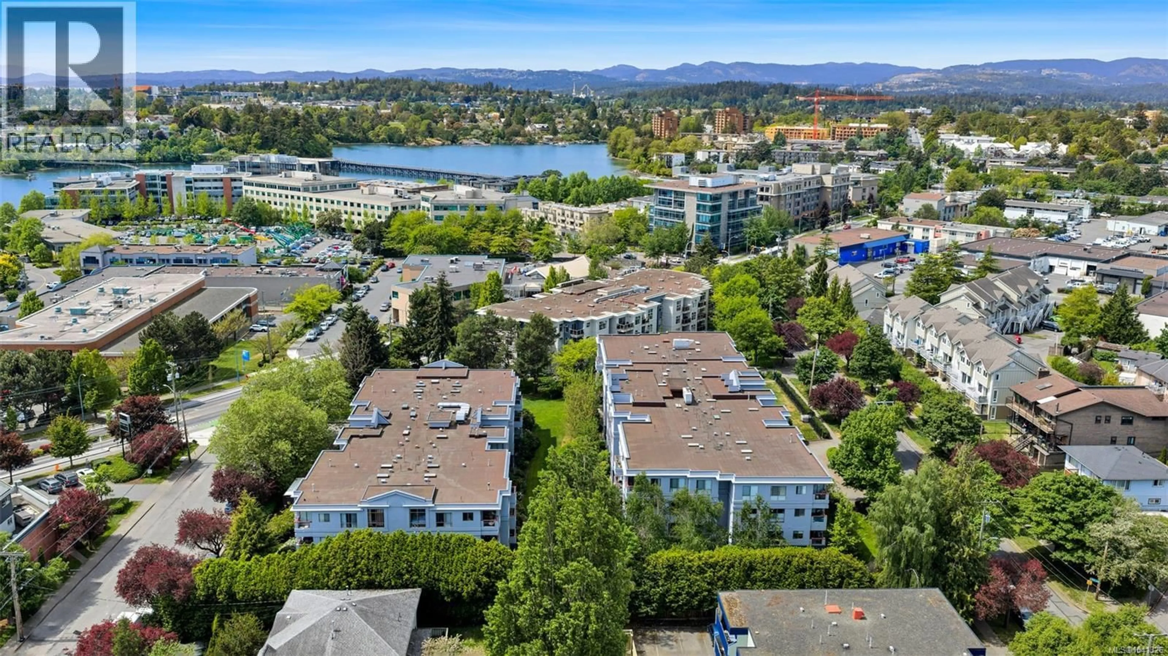 A pic from outside/outdoor area/front of a property/back of a property/a pic from drone, city buildings view from balcony for 409 - 520 DUNEDIN STREET, Victoria British Columbia V8T2L6