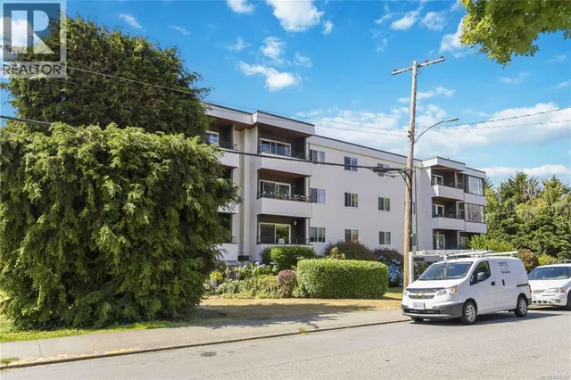 401 - 1571 MORTIMER STREET, Saanich