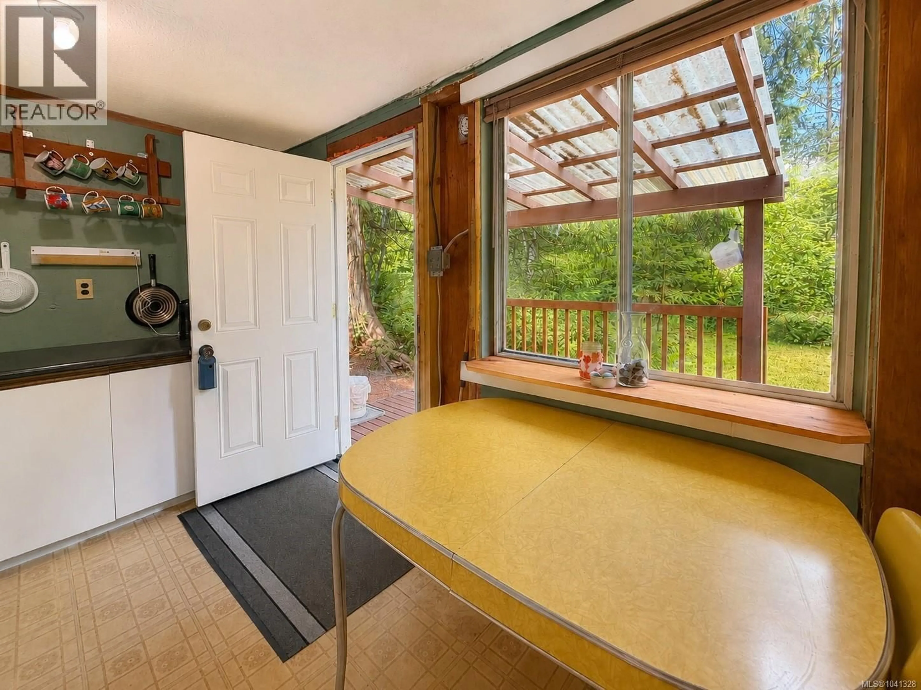 Indoor entryway for 7775 CENTRAL ROAD, Hornby Island British Columbia V0R1Z0