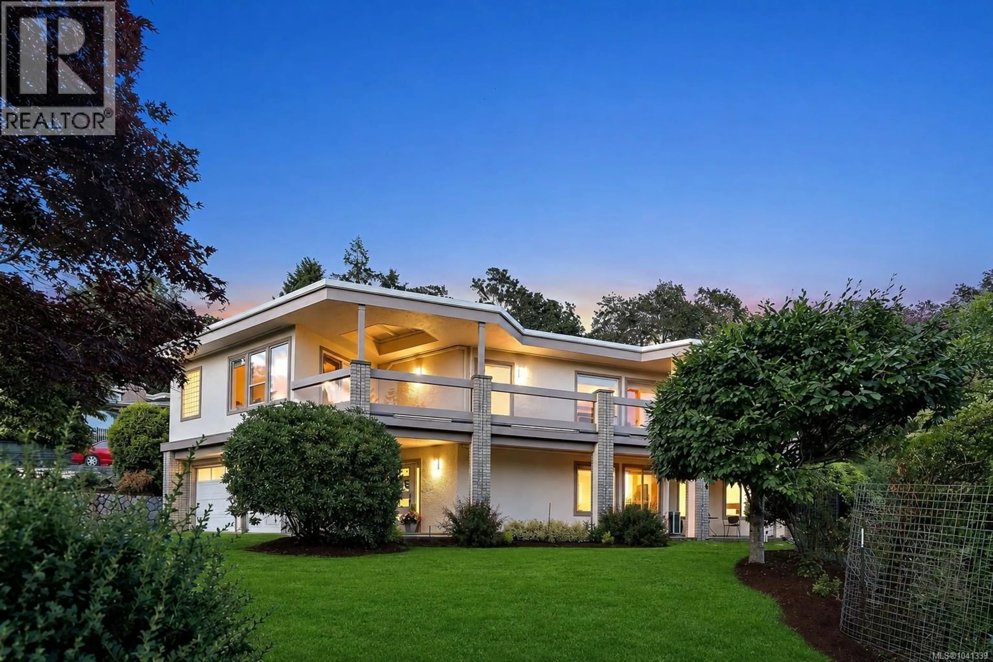 Home with vinyl exterior material, unknown for 4607 BOULDERWOOD DRIVE, Saanich British Columbia V8Y2V2