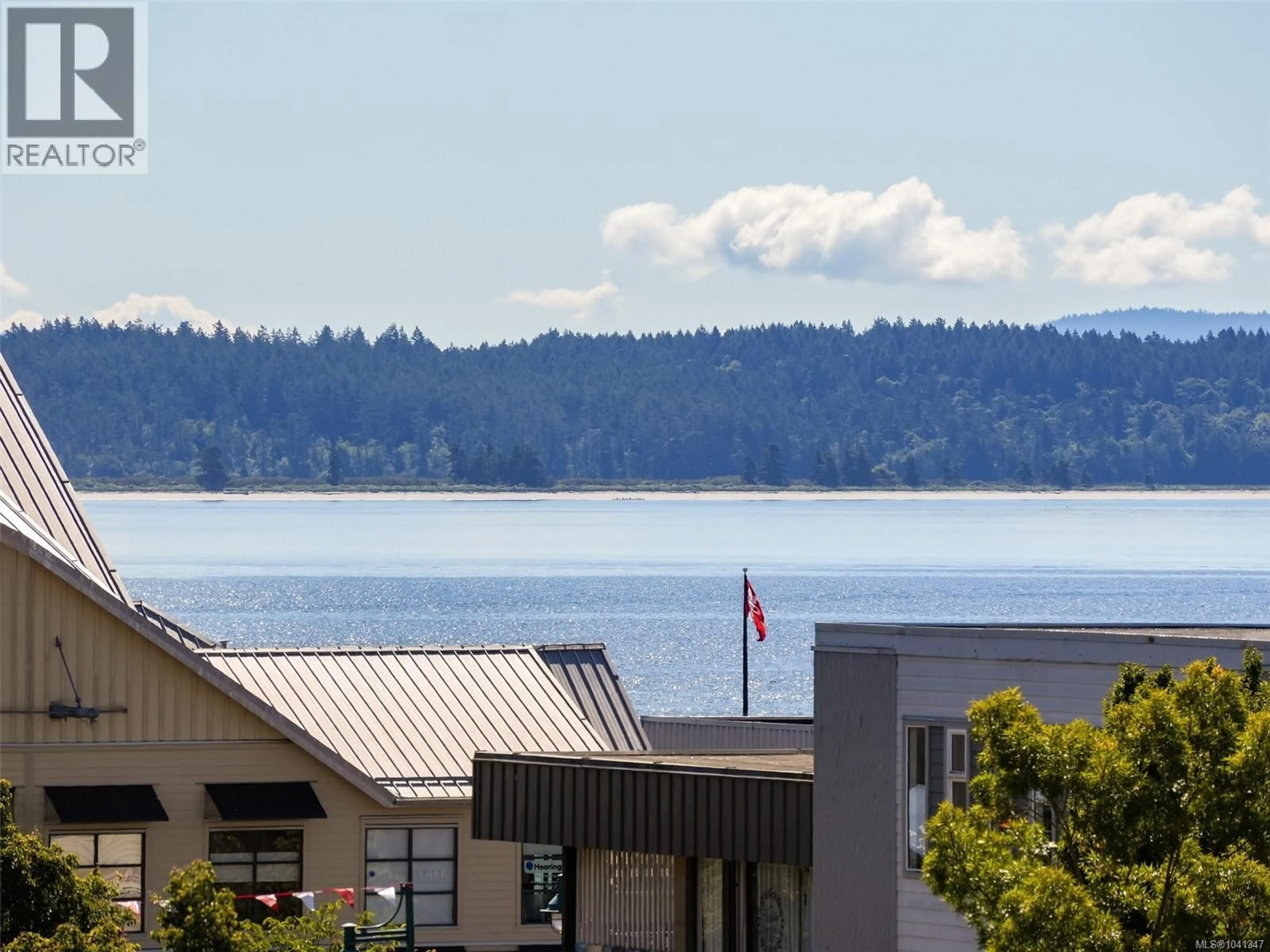 Patio, water/lake/river/ocean view for 401 - 9818 THIRD STREET, Sidney British Columbia V8L3A7