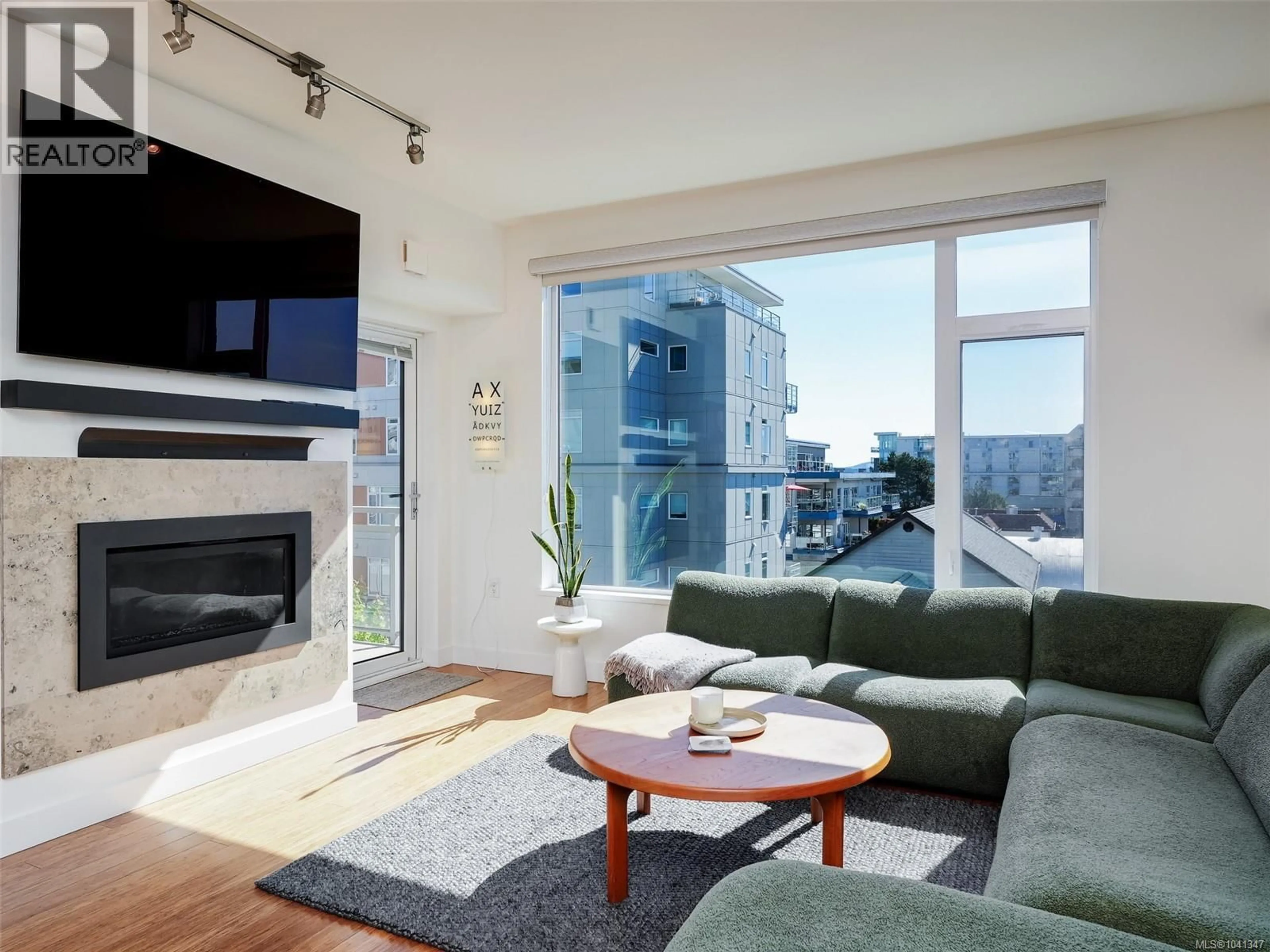 Living room with furniture, unknown for 401 - 9818 THIRD STREET, Sidney British Columbia V8L3A7