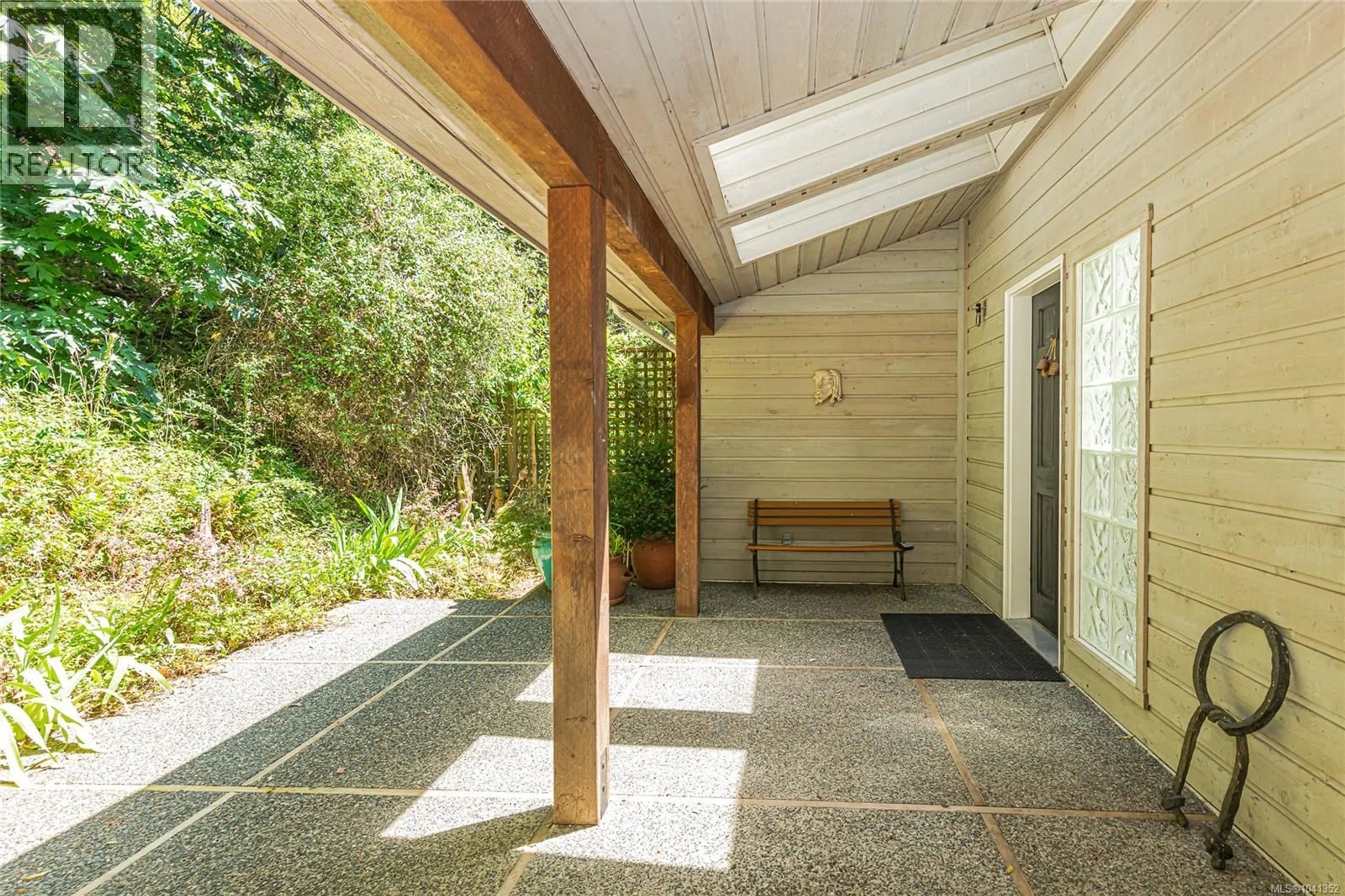 Patio, street for 351 ELIZABETH DRIVE, Salt Spring British Columbia V8K1J5