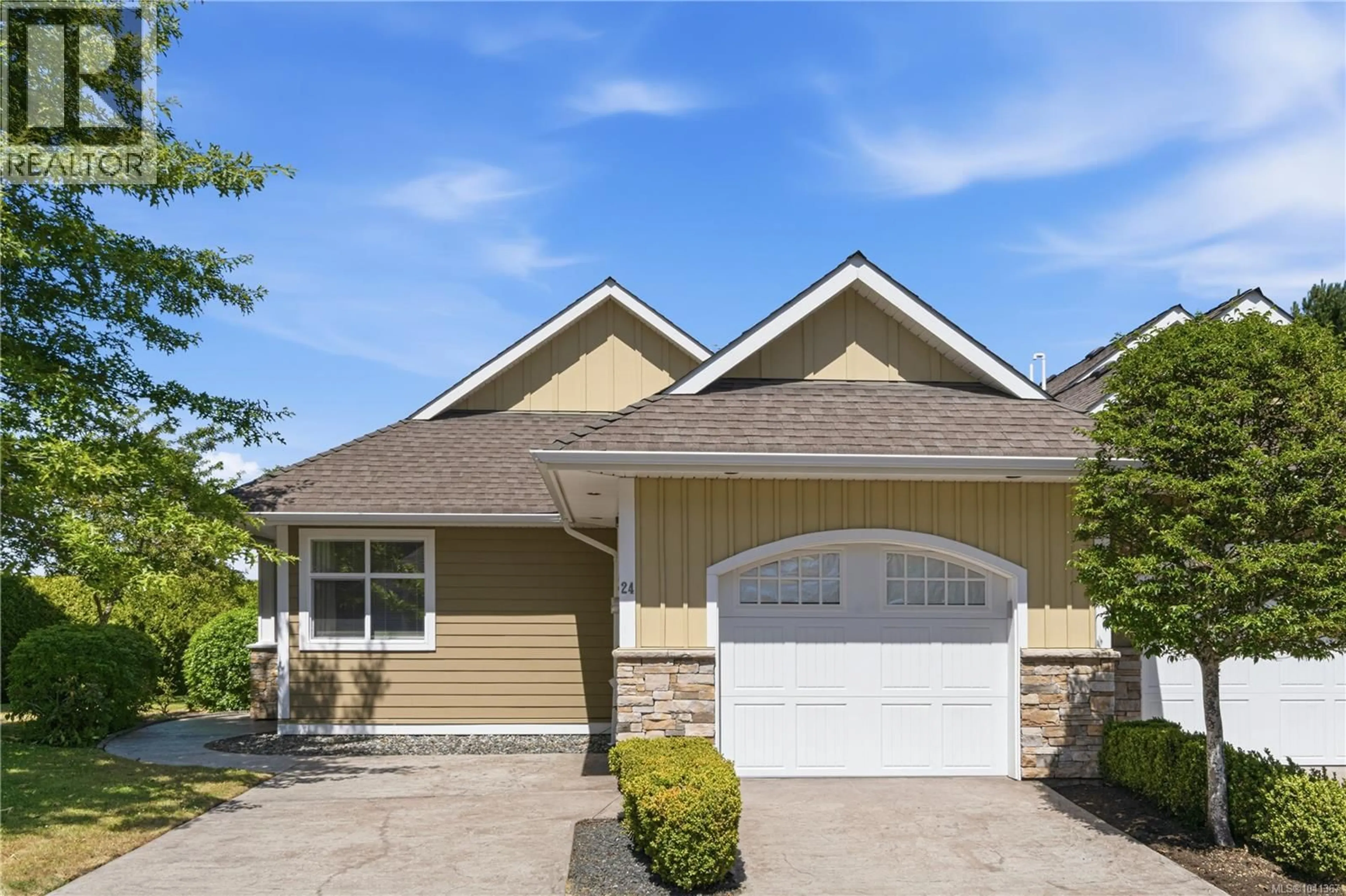 Home with vinyl exterior material, street for 24 - 447 PYM STREET NORTH, Parksville British Columbia V9P2H9