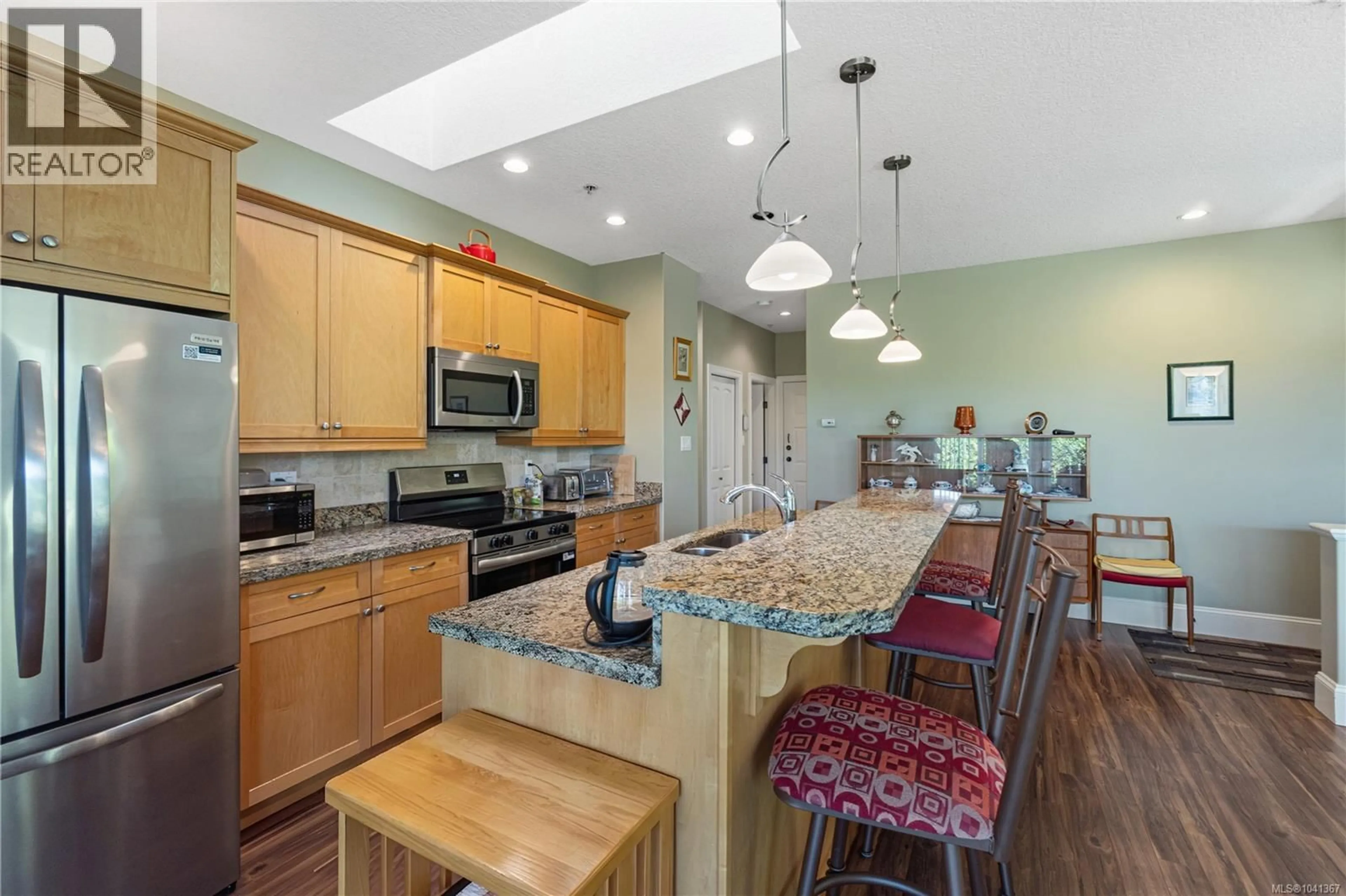 Open concept kitchen, ceramic/tile floor for 24 - 447 PYM STREET NORTH, Parksville British Columbia V9P2H9