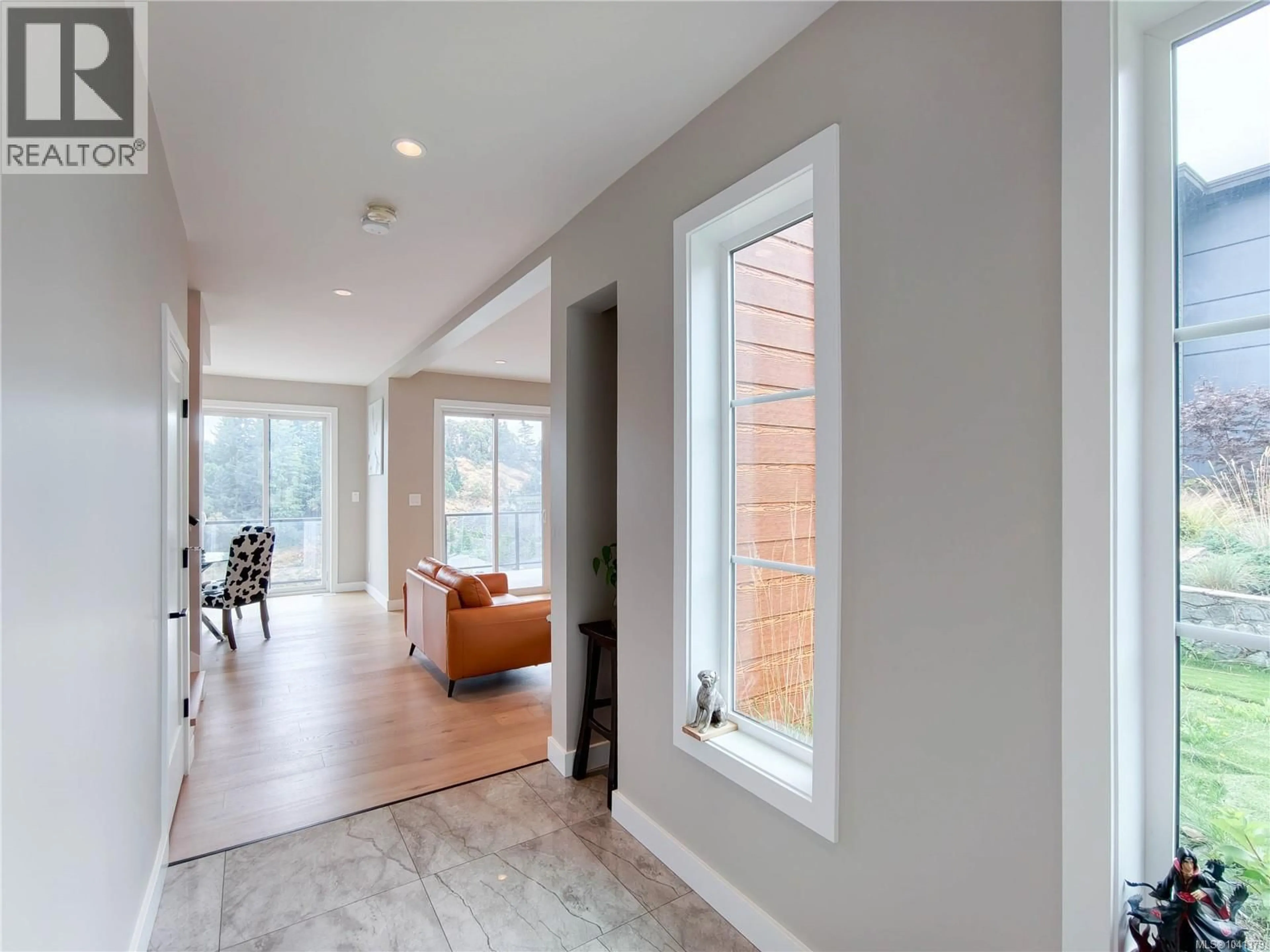 Indoor entryway for 1161 SPIRIT COURT, Langford British Columbia V9B0B5