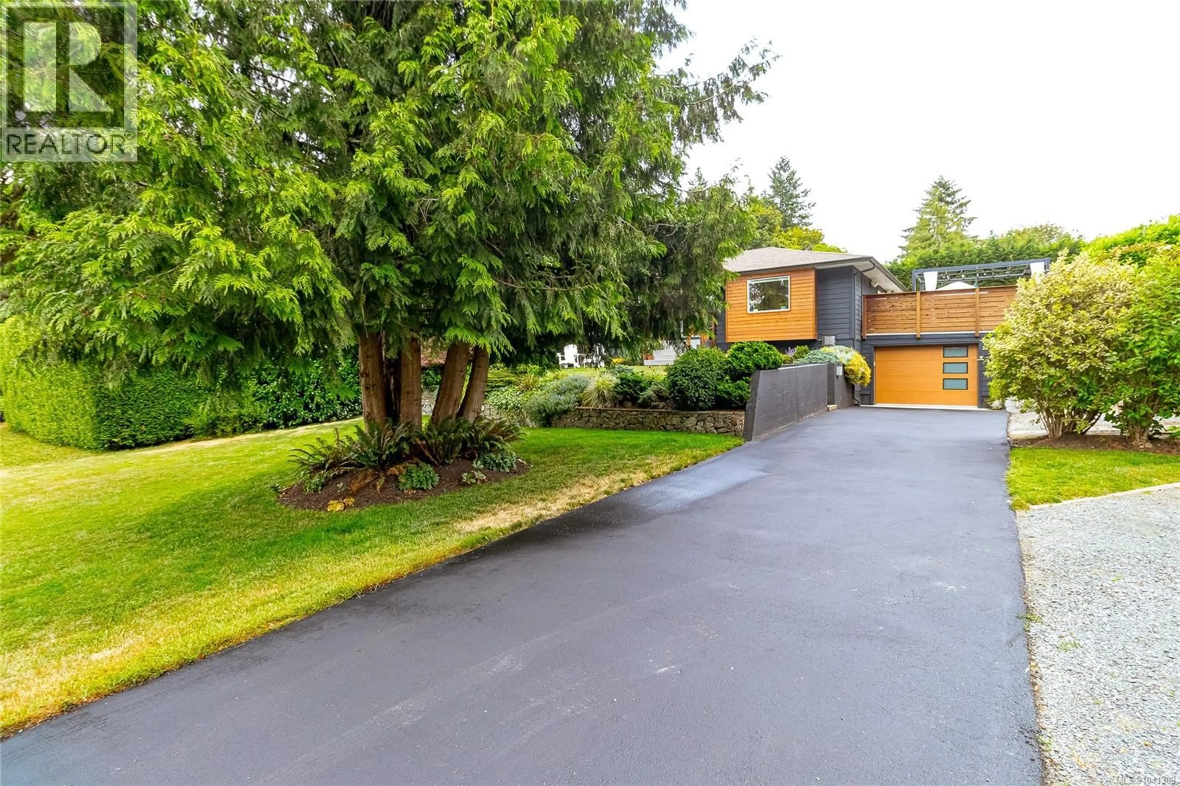 Unknown for 5143 SANTA CLARA AVENUE, Saanich British Columbia V8Y1W5