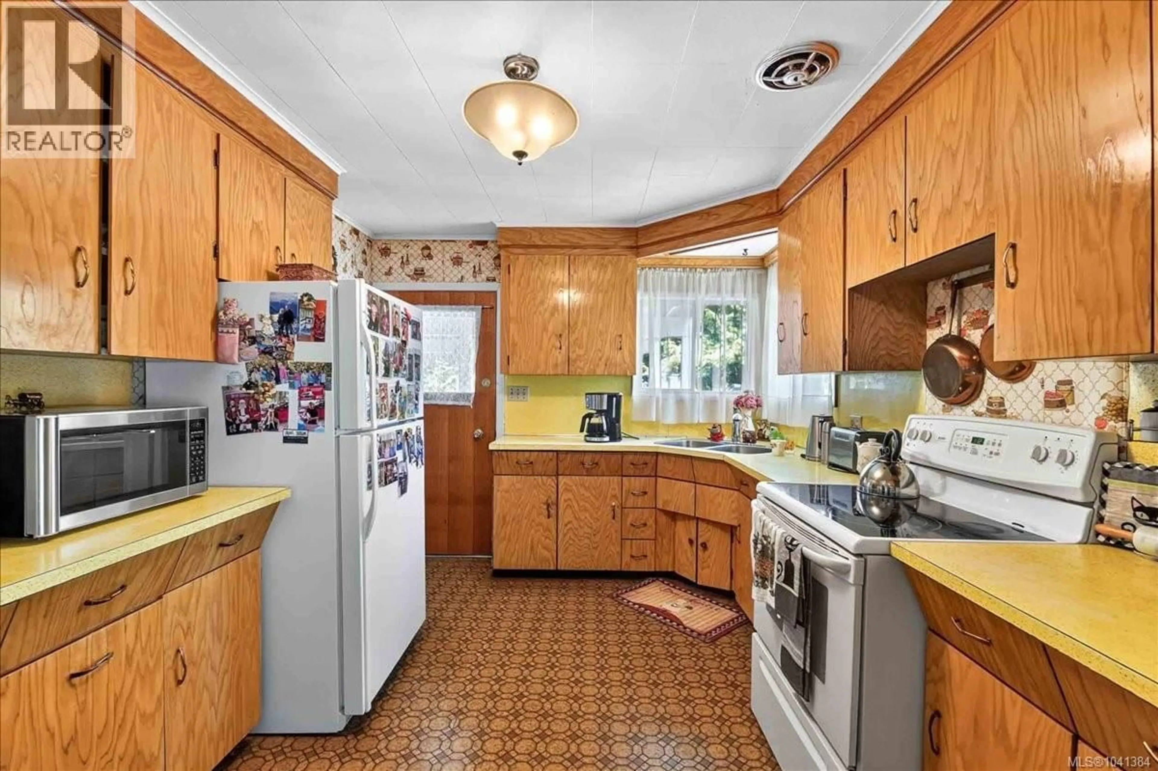 Standard kitchen, ceramic/tile floor for 7874 BEAVER CREEK ROAD, Port Alberni British Columbia V9Y8N3