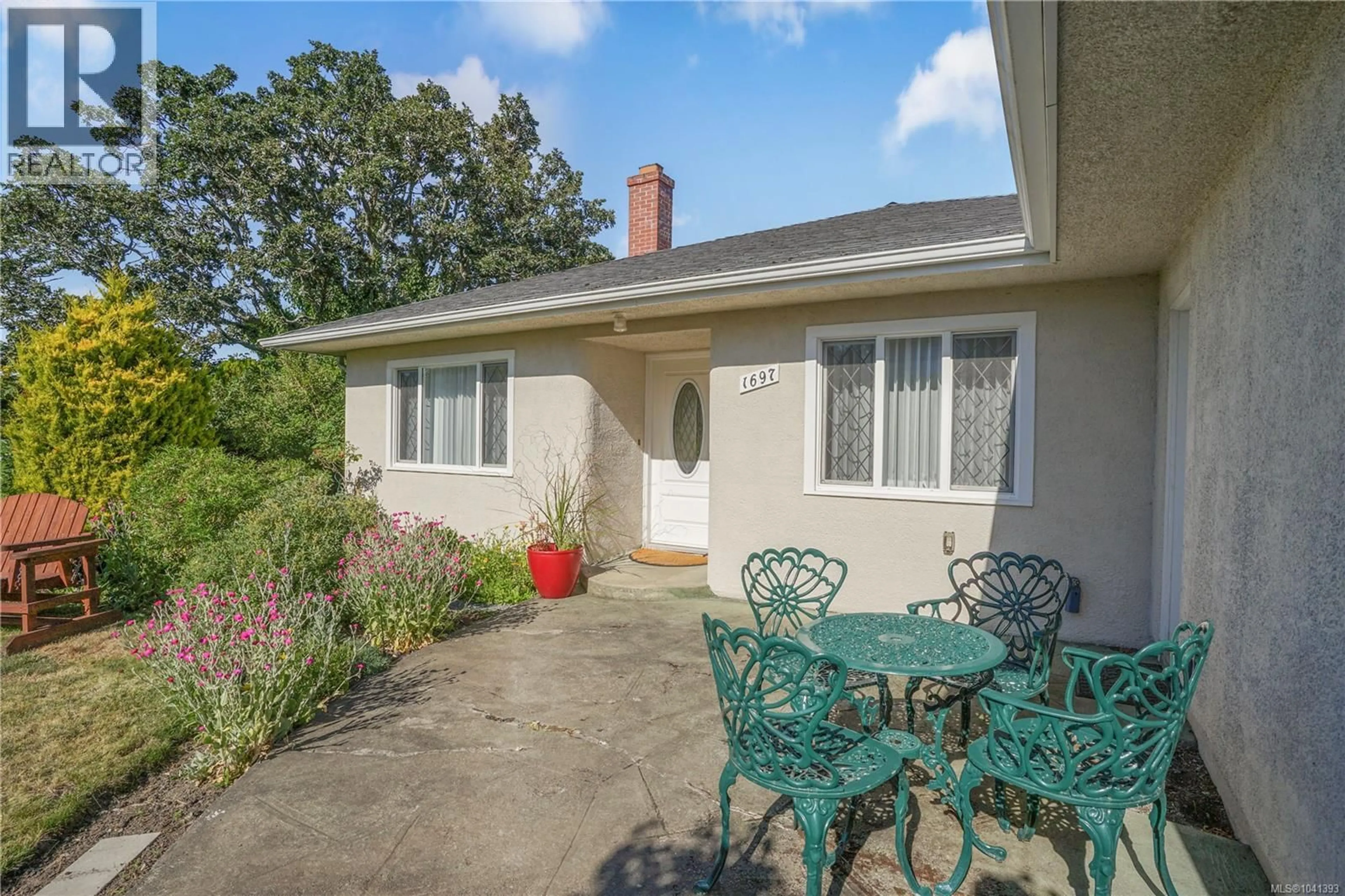 Patio, street for 1697 YALE STREET, Oak Bay British Columbia V8R5N5