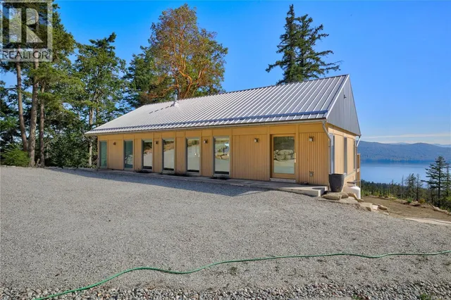 293 CANVASBACK PLACE, Salt Spring 4