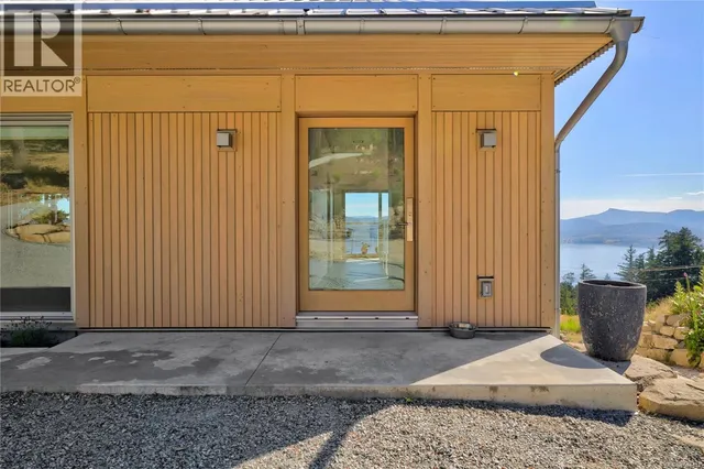293 CANVASBACK PLACE, Salt Spring 5