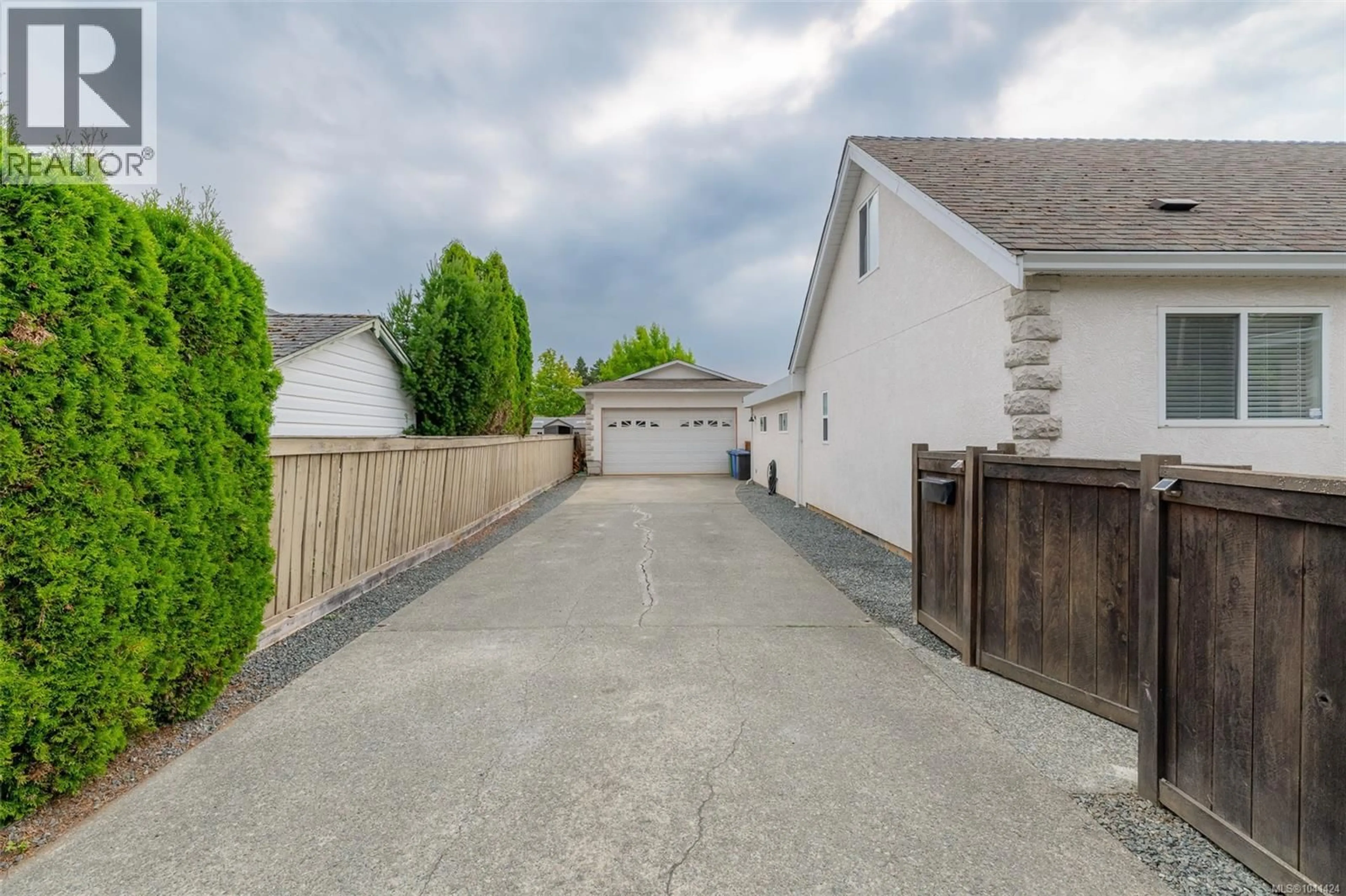 A pic from outside/outdoor area/front of a property/back of a property/a pic from drone, street for 5335 IAN AVENUE, Port Alberni British Columbia V9Y6V9