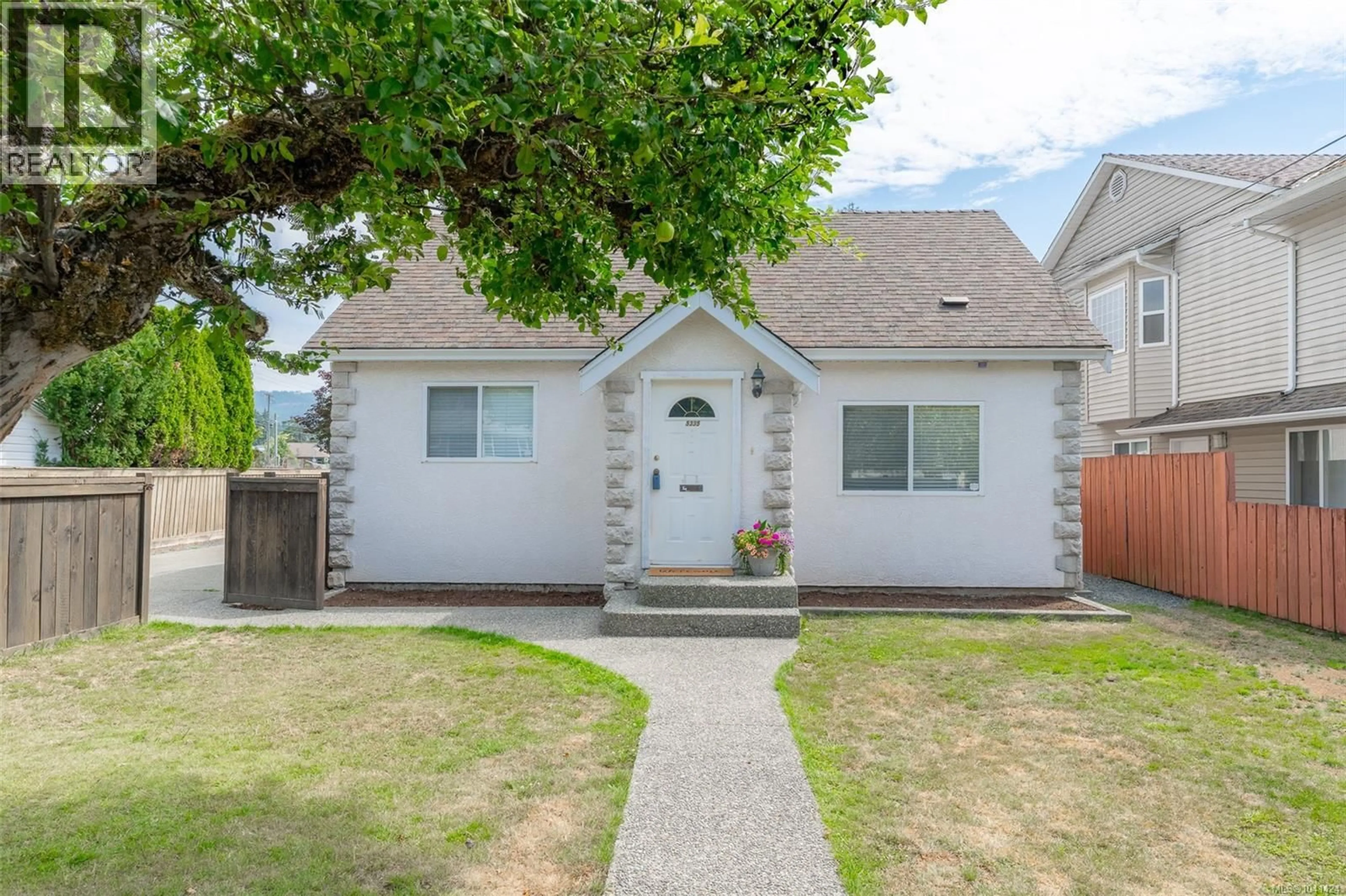 Home with vinyl exterior material, street for 5335 IAN AVENUE, Port Alberni British Columbia V9Y6V9