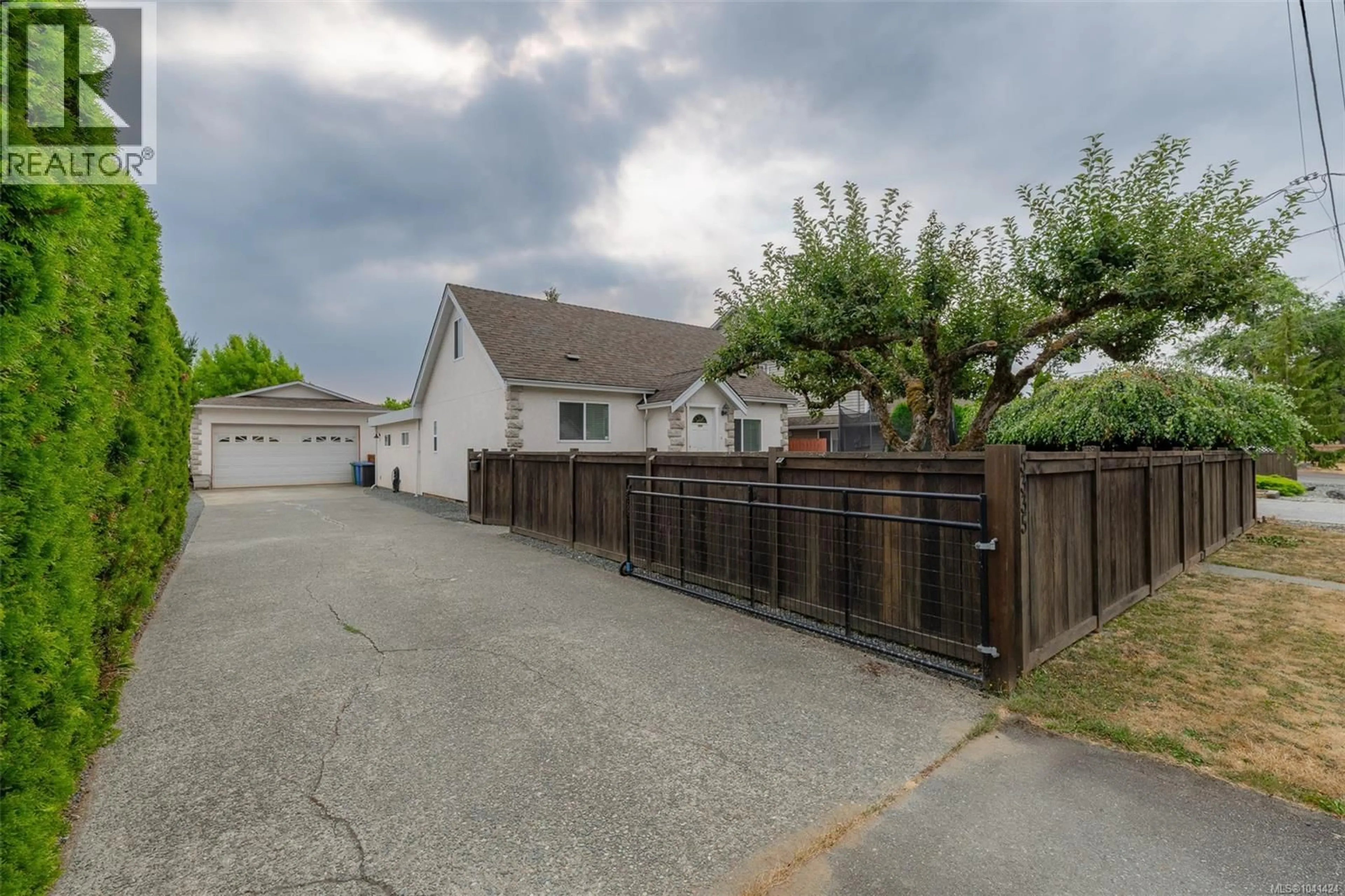 A pic from outside/outdoor area/front of a property/back of a property/a pic from drone, street for 5335 IAN AVENUE, Port Alberni British Columbia V9Y6V9
