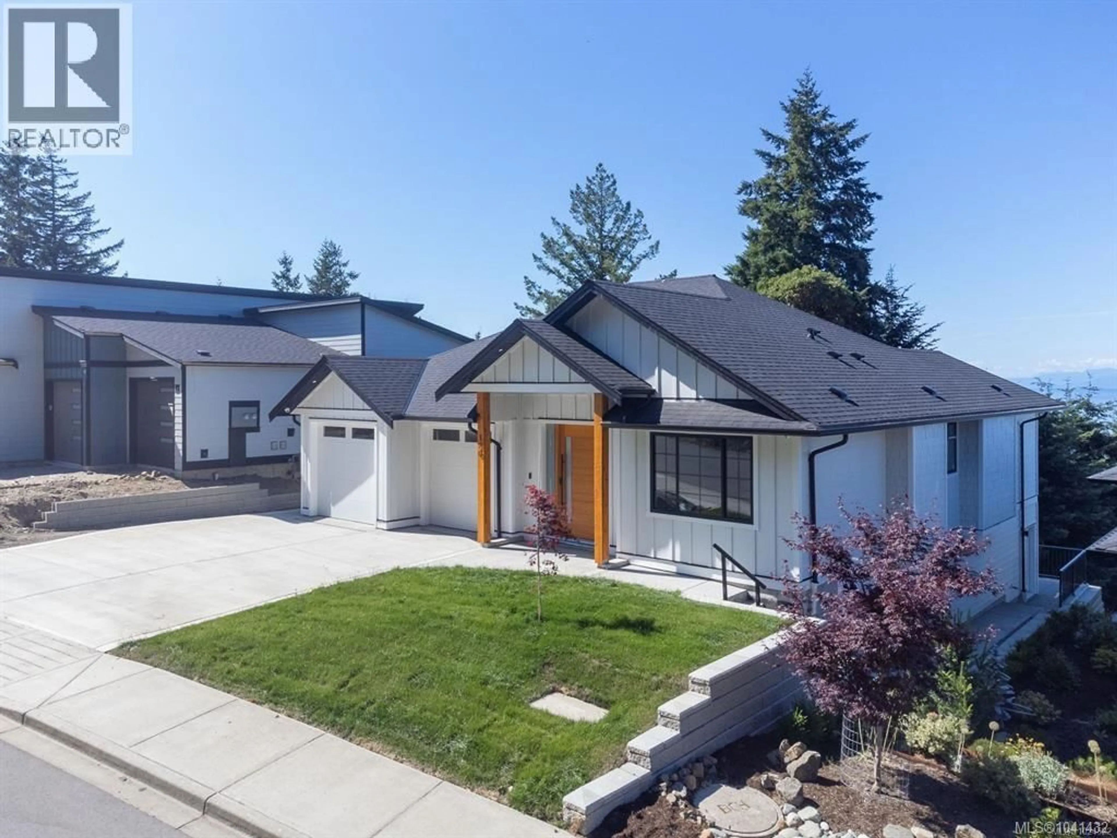 Home with vinyl exterior material, street for 120 HAWK POINT ROAD, Nanaimo British Columbia V9T5W2