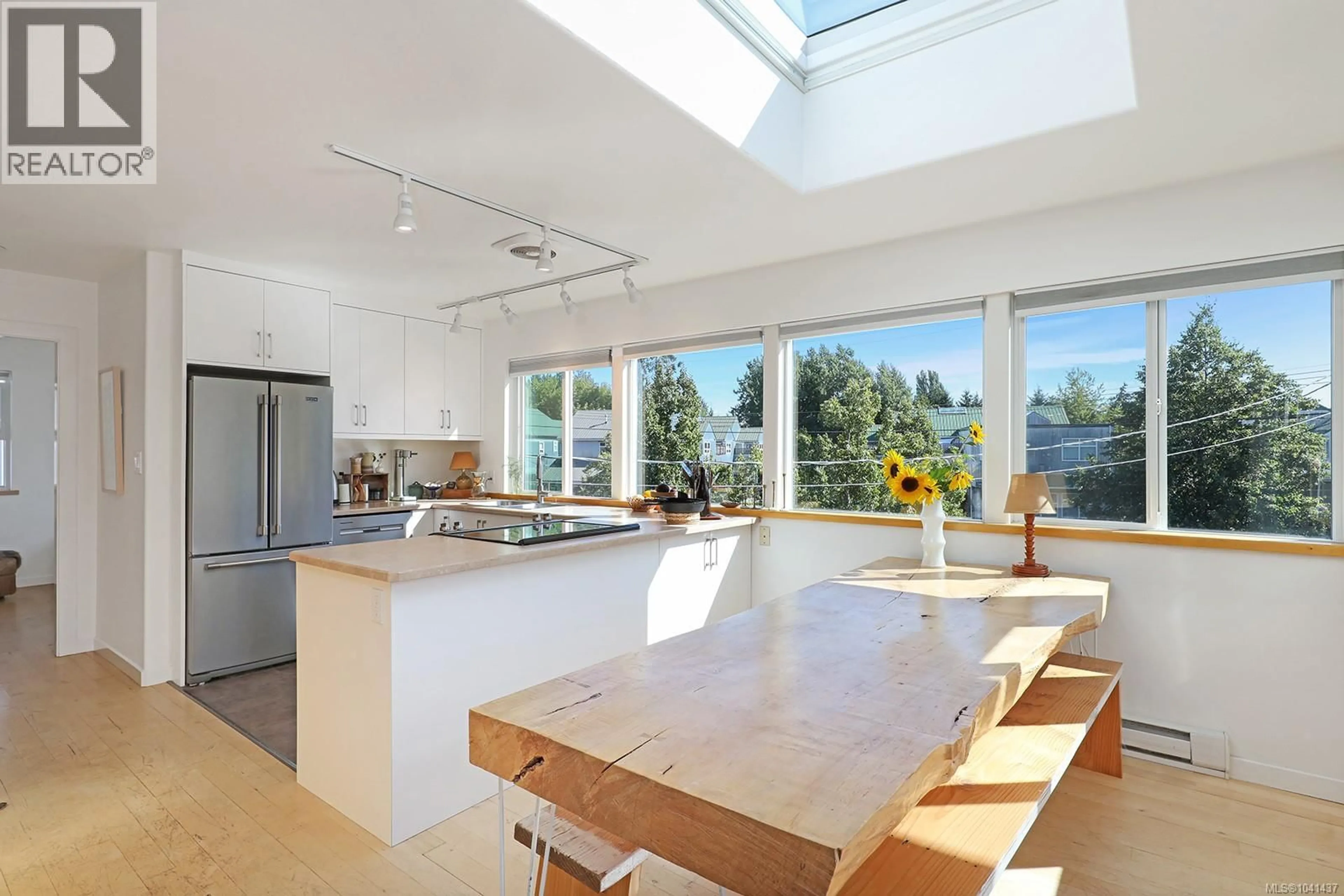 Contemporary kitchen, unknown for A/D & B/C - 2449 ROSEWALL CRESCENT, Courtenay British Columbia V9N8R9