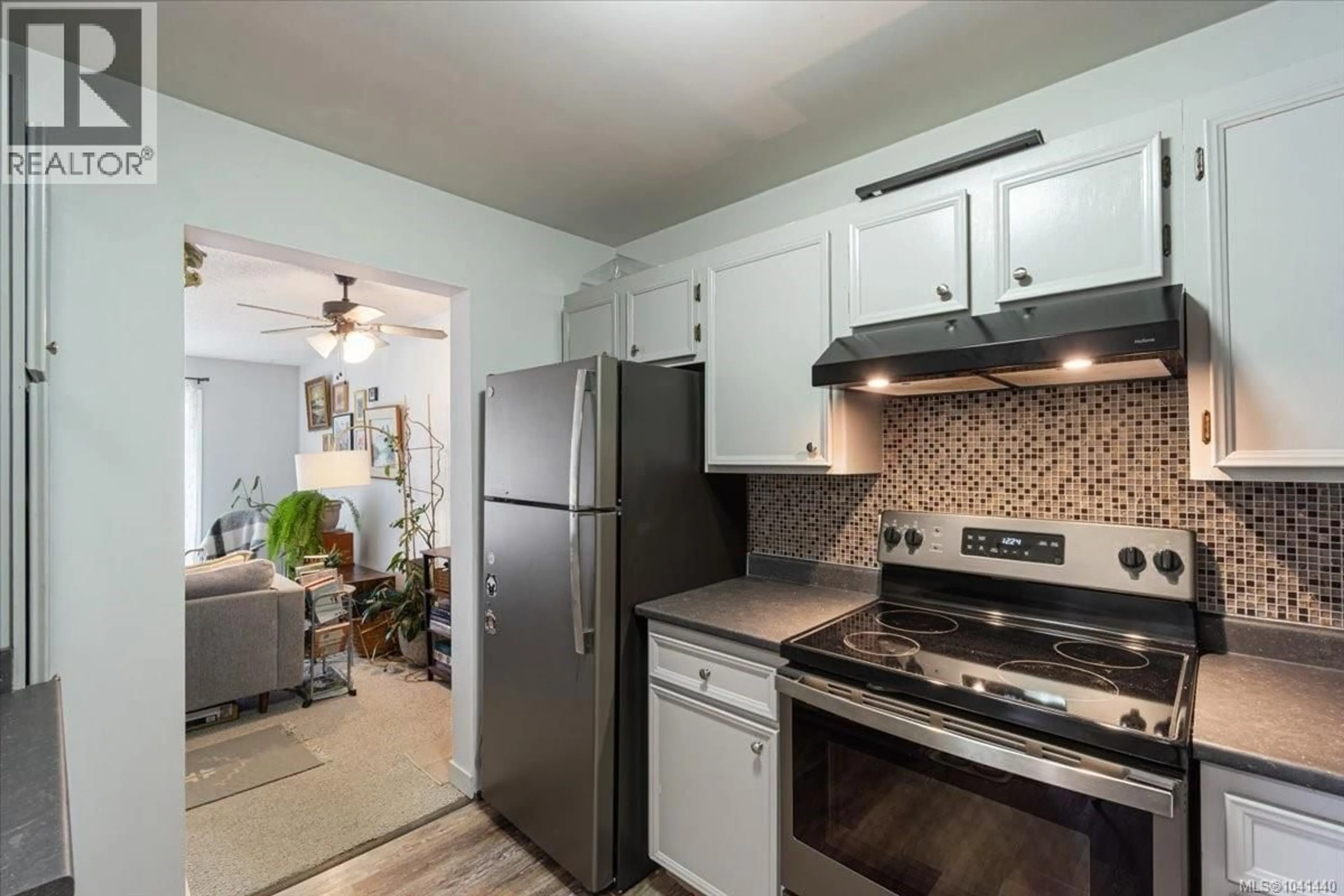 Standard kitchen, unknown for 509 - 3108 BARONS ROAD, Nanaimo British Columbia V9T4B5