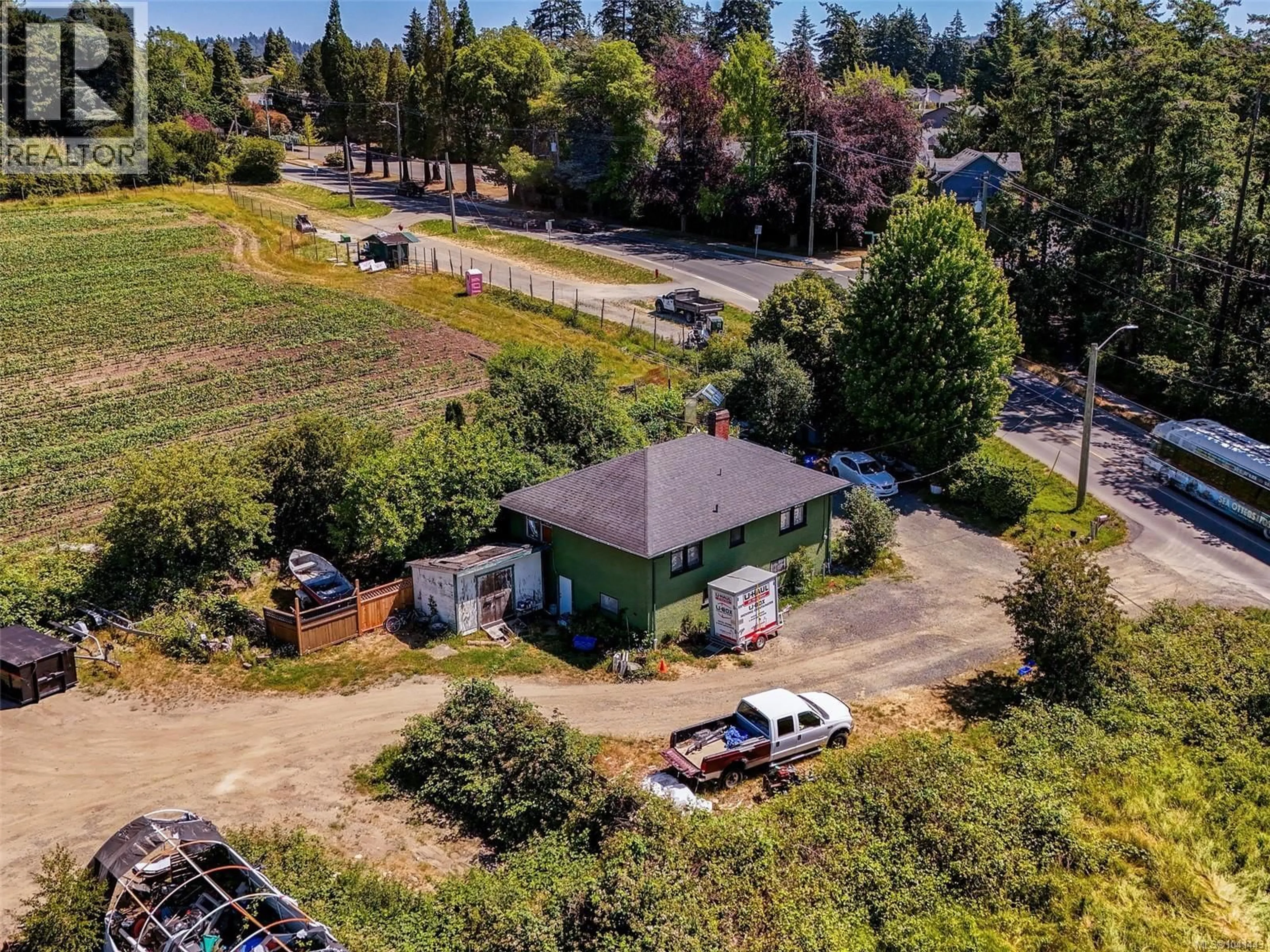 A pic from outside/outdoor area/front of a property/back of a property/a pic from drone, unknown for 4298 WILKINSON ROAD, Saanich British Columbia V8Z5B6