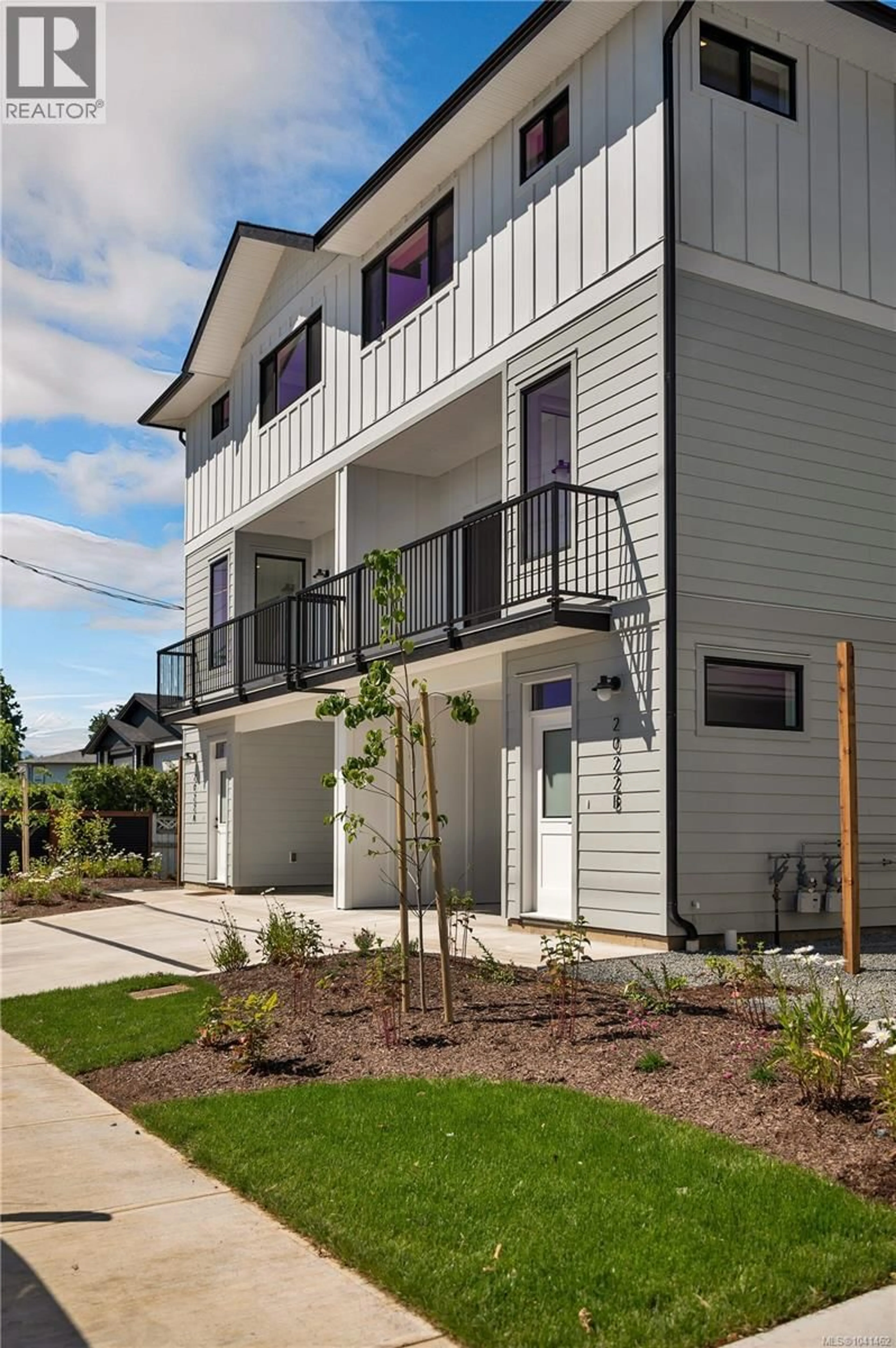 Home with vinyl exterior material, street for 2022B GALERNO ROAD, Campbell River British Columbia V9W0A2