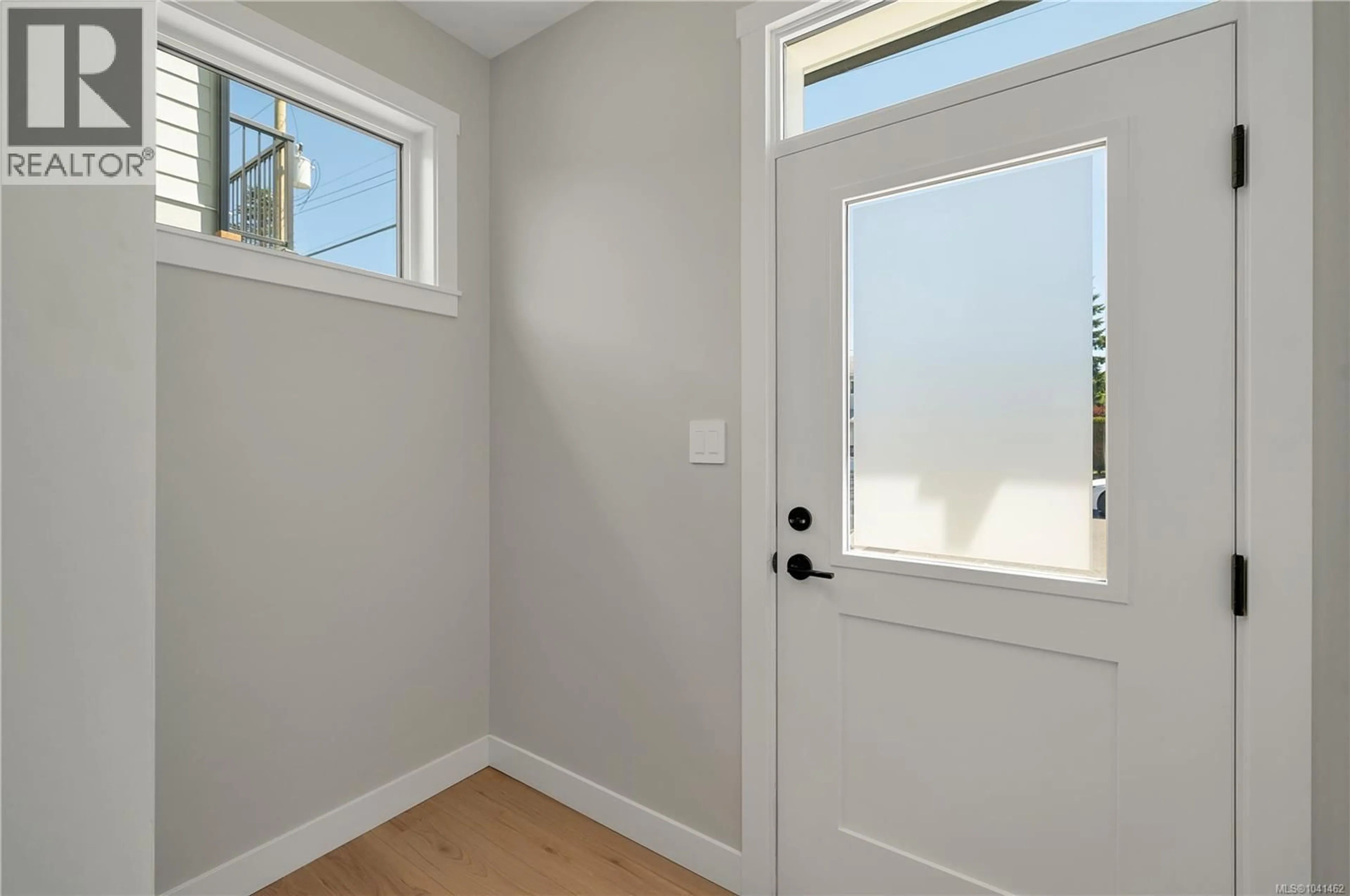 Indoor entryway for 2022B GALERNO ROAD, Campbell River British Columbia V9W0A2