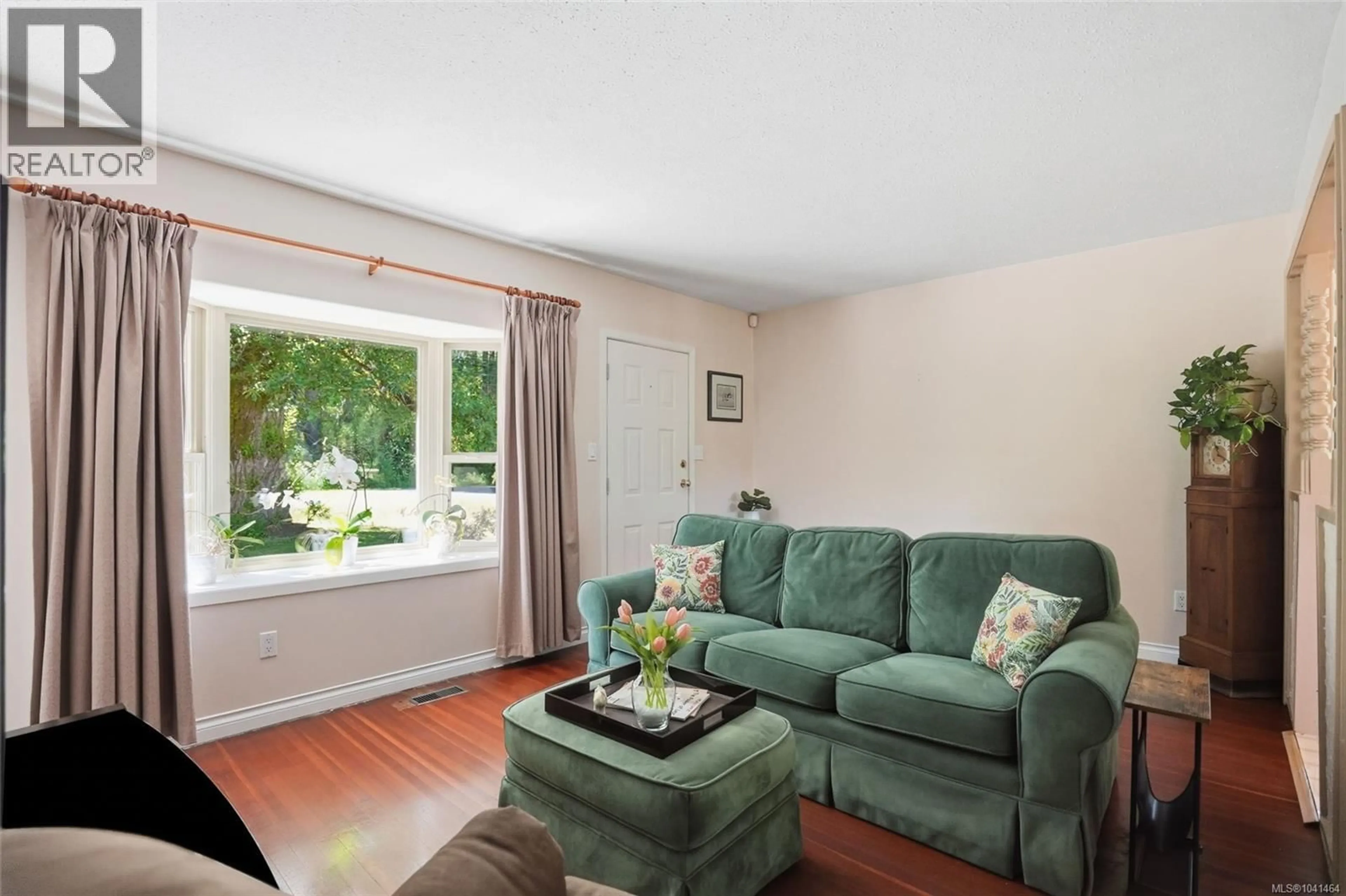 Living room with furniture, unknown for 1559 MATTERSON ROAD, Errington British Columbia V0R1V0