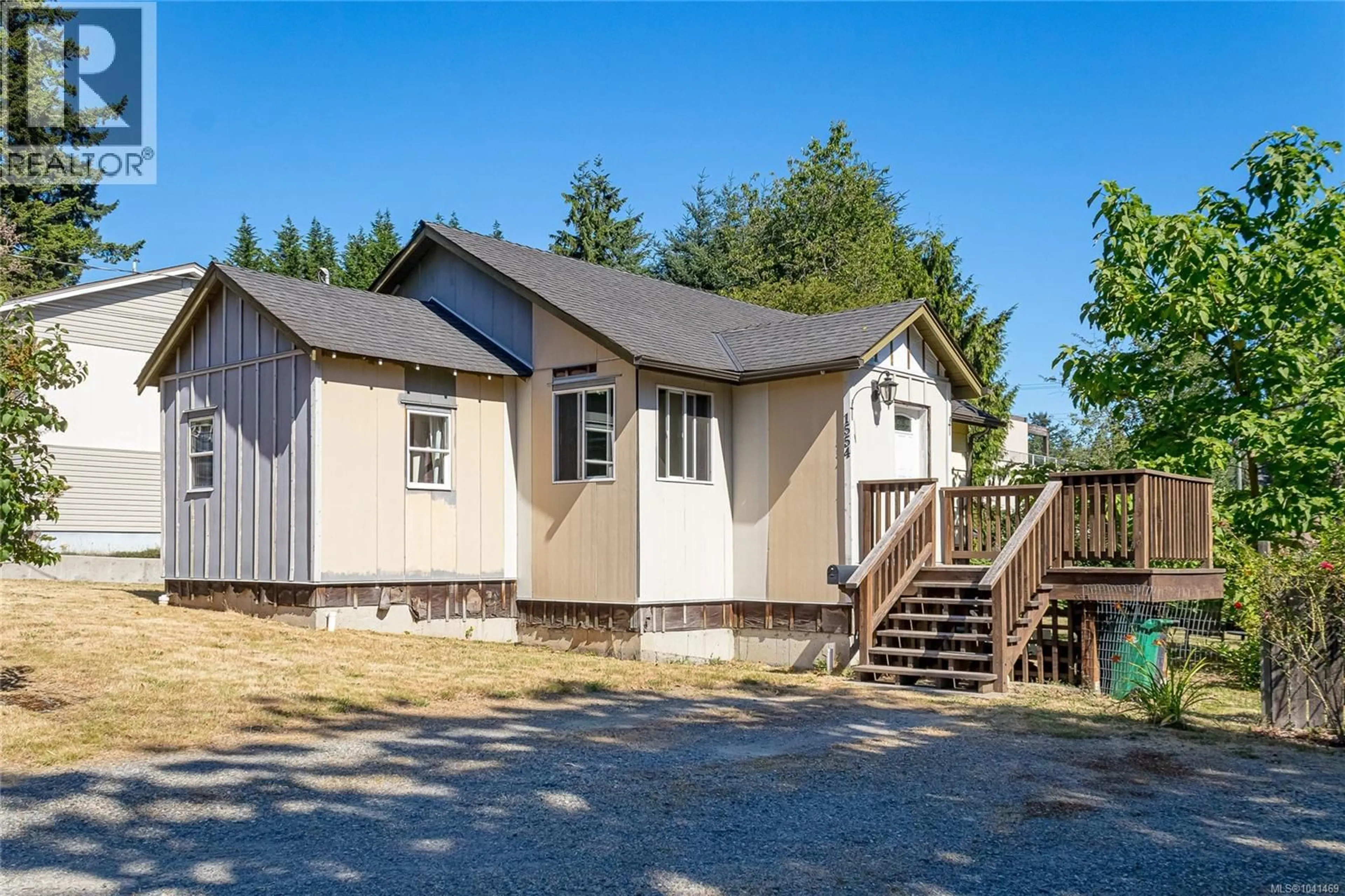 Home with vinyl exterior material, building for 1554 BARTLETT STREET, Nanaimo British Columbia V9S1C2