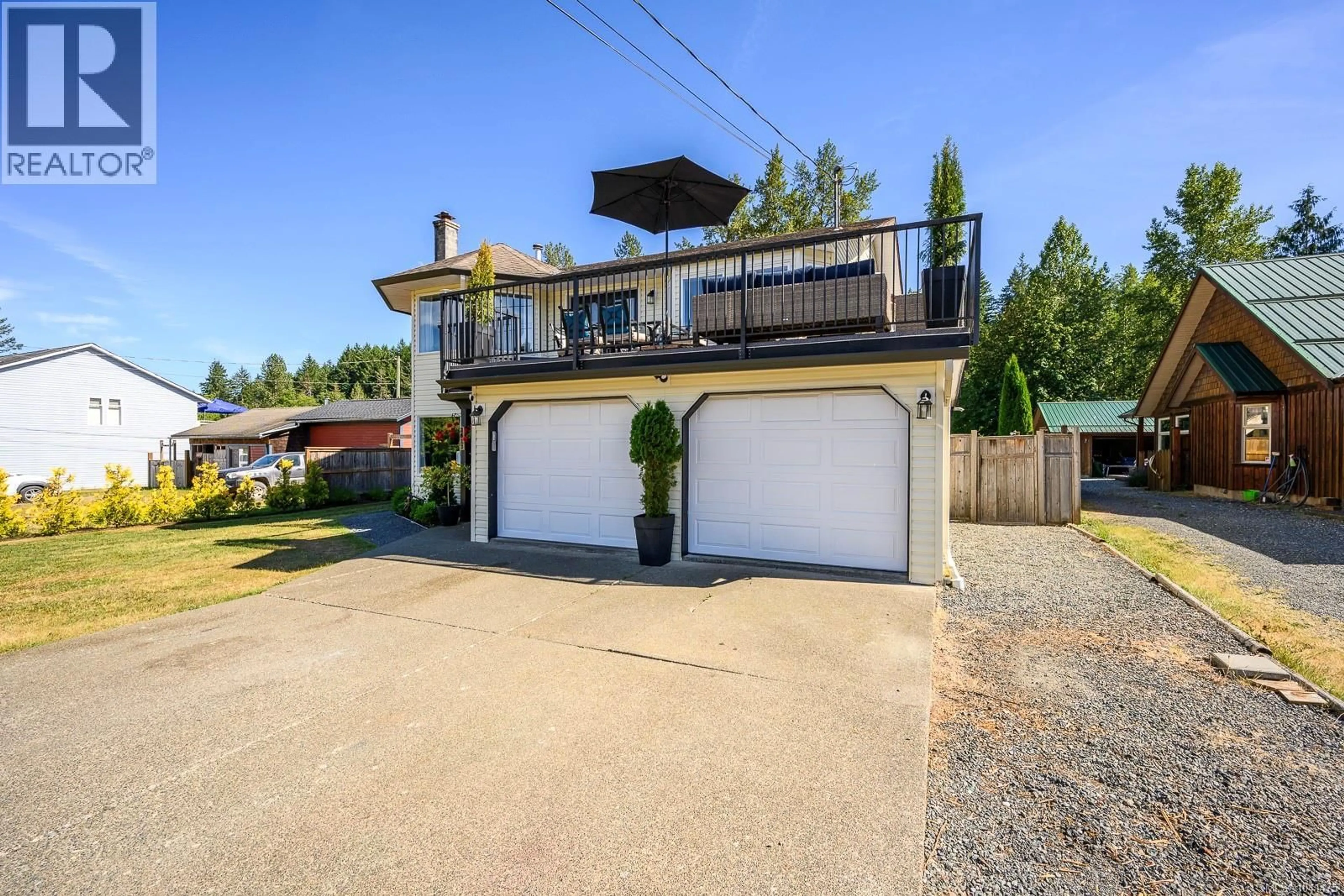 A pic from outside/outdoor area/front of a property/back of a property/a pic from drone, unknown for 2613 DERWENT AVENUE, Cumberland British Columbia V0R1S0
