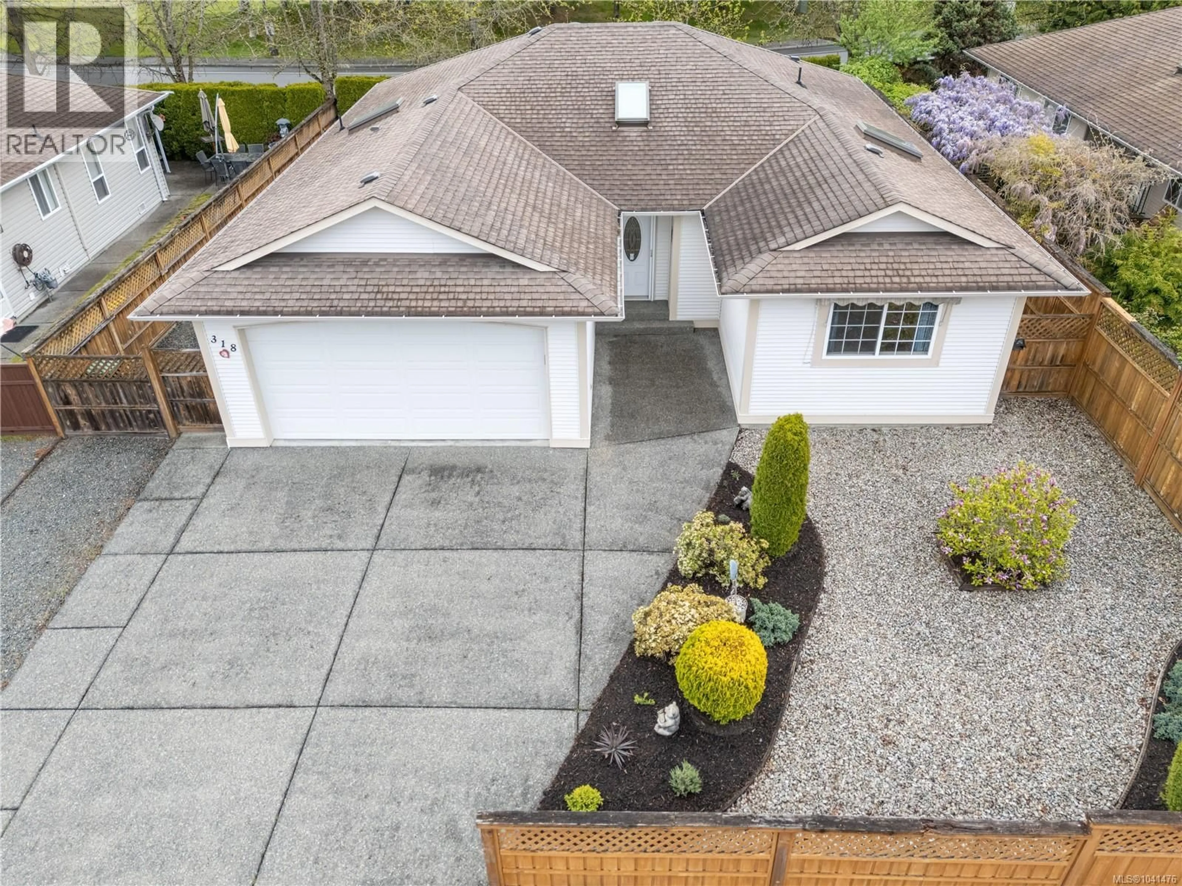 A pic from outside/outdoor area/front of a property/back of a property/a pic from drone, street for 318 CLARKSON PLACE, Parksville British Columbia V9P2V8