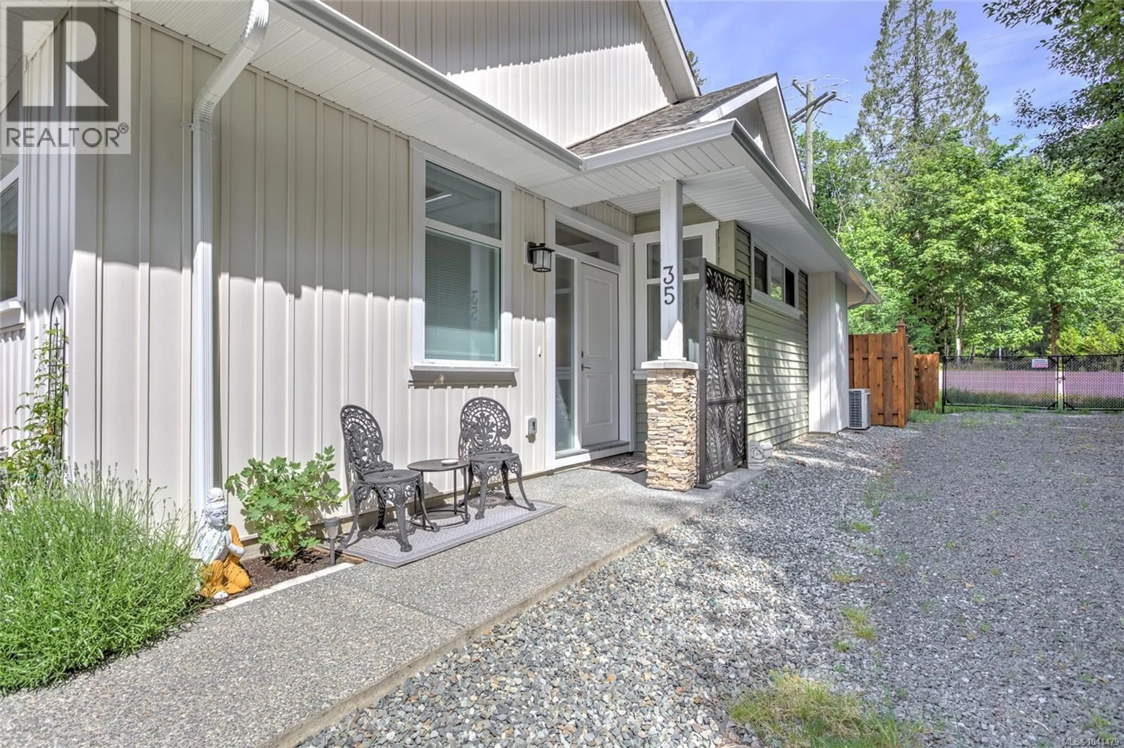 Patio, street for 35 - 300 GROSSKLEG WAY, Lake Cowichan British Columbia V0R2G1