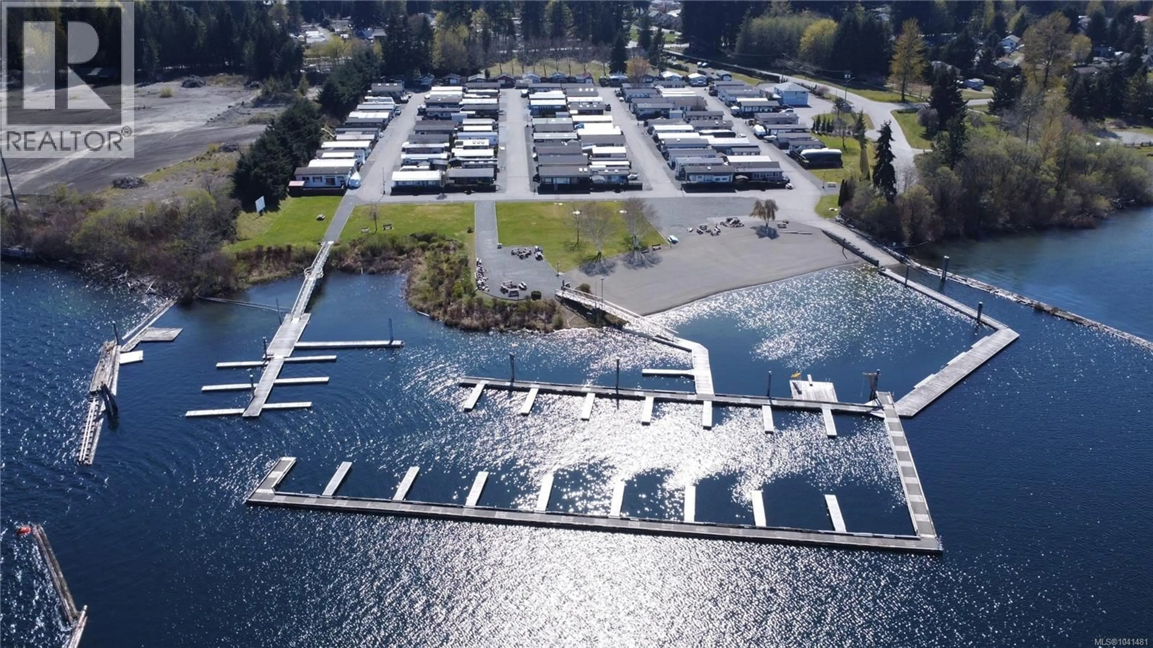 A pic from outside/outdoor area/front of a property/back of a property/a pic from drone, water/lake/river/ocean view for 66 - 6855 PARK AVENUE, Honeymoon Bay British Columbia V0R1Y0