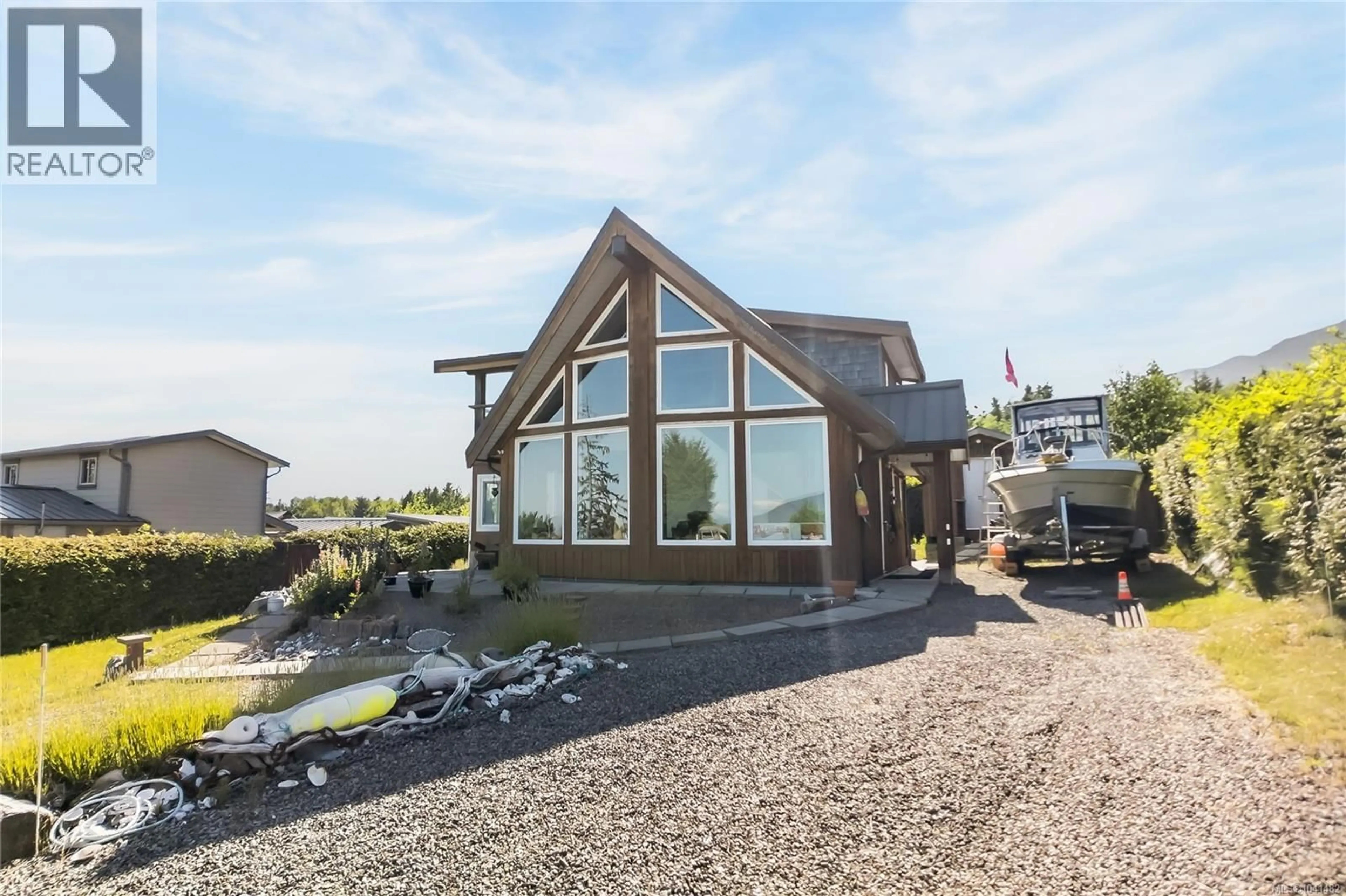 Home with vinyl exterior material, unknown for 1049 SIXTH AVENUE, Ucluelet British Columbia V0R3A0