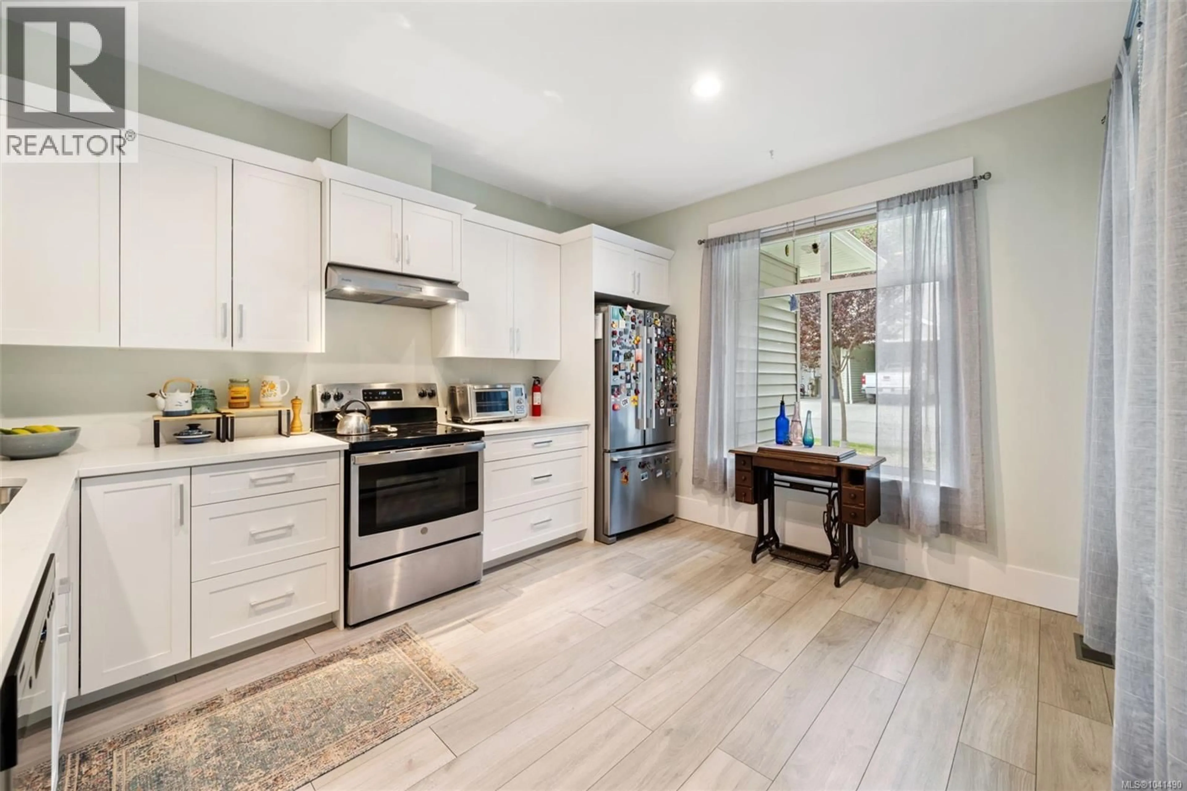 Open concept kitchen, unknown for 32 - 300 GROSSKLEG WAY, Lake Cowichan British Columbia V0R2G0