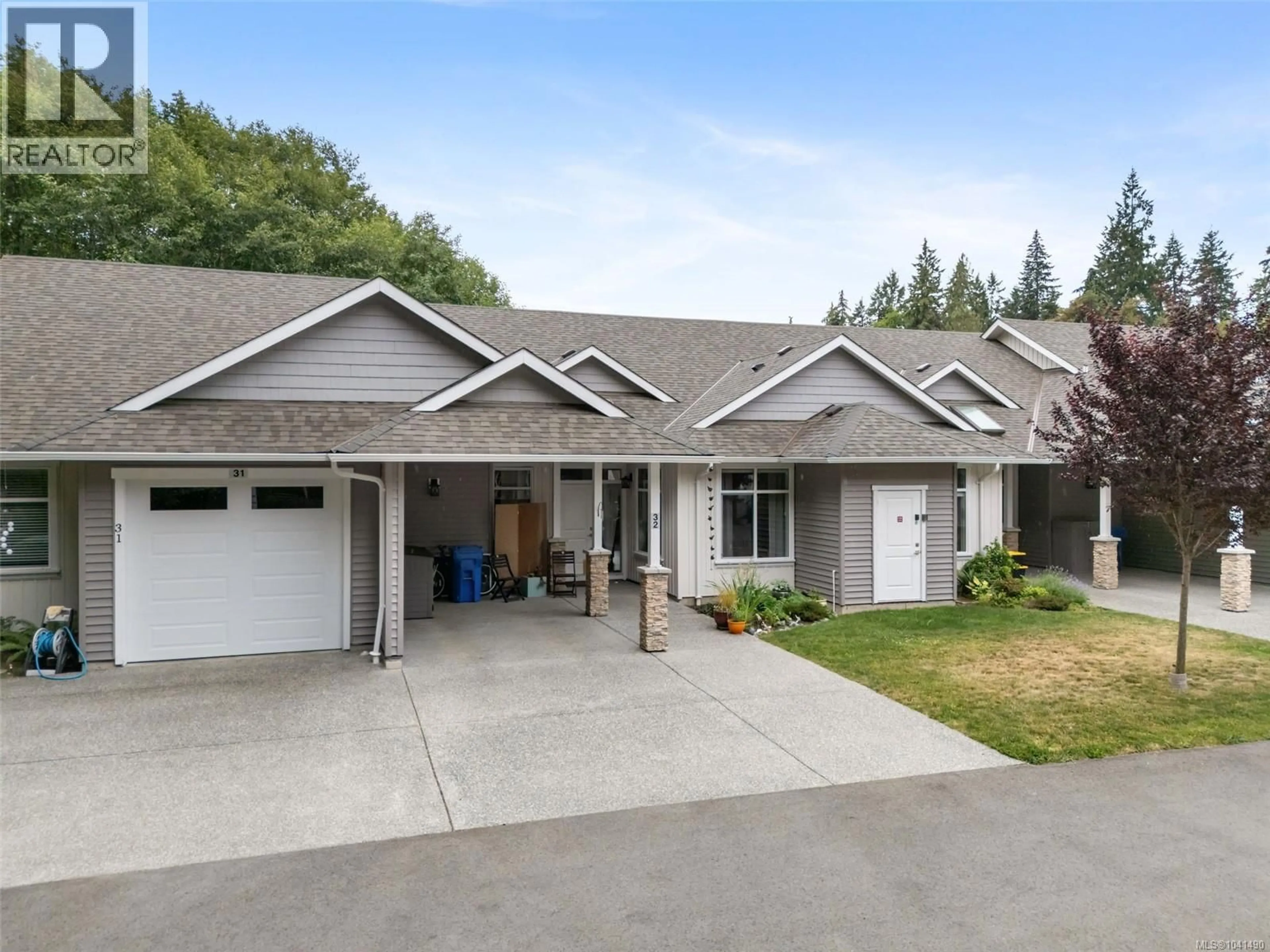 Home with vinyl exterior material, street for 32 - 300 GROSSKLEG WAY, Lake Cowichan British Columbia V0R2G0