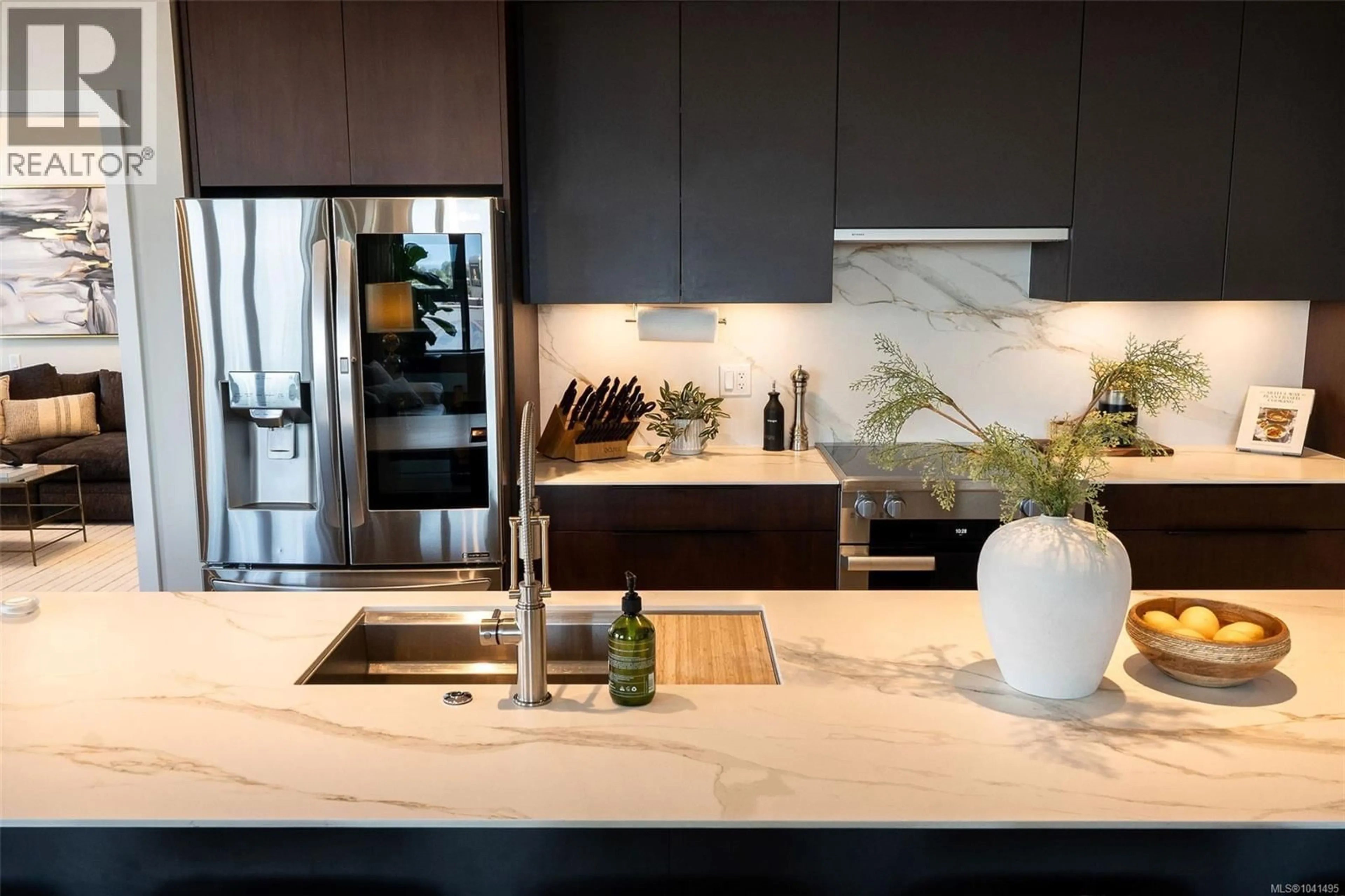 Contemporary kitchen, ceramic/tile floor for 1002 - 608 BROUGHTON STREET, Victoria British Columbia V8W1C7