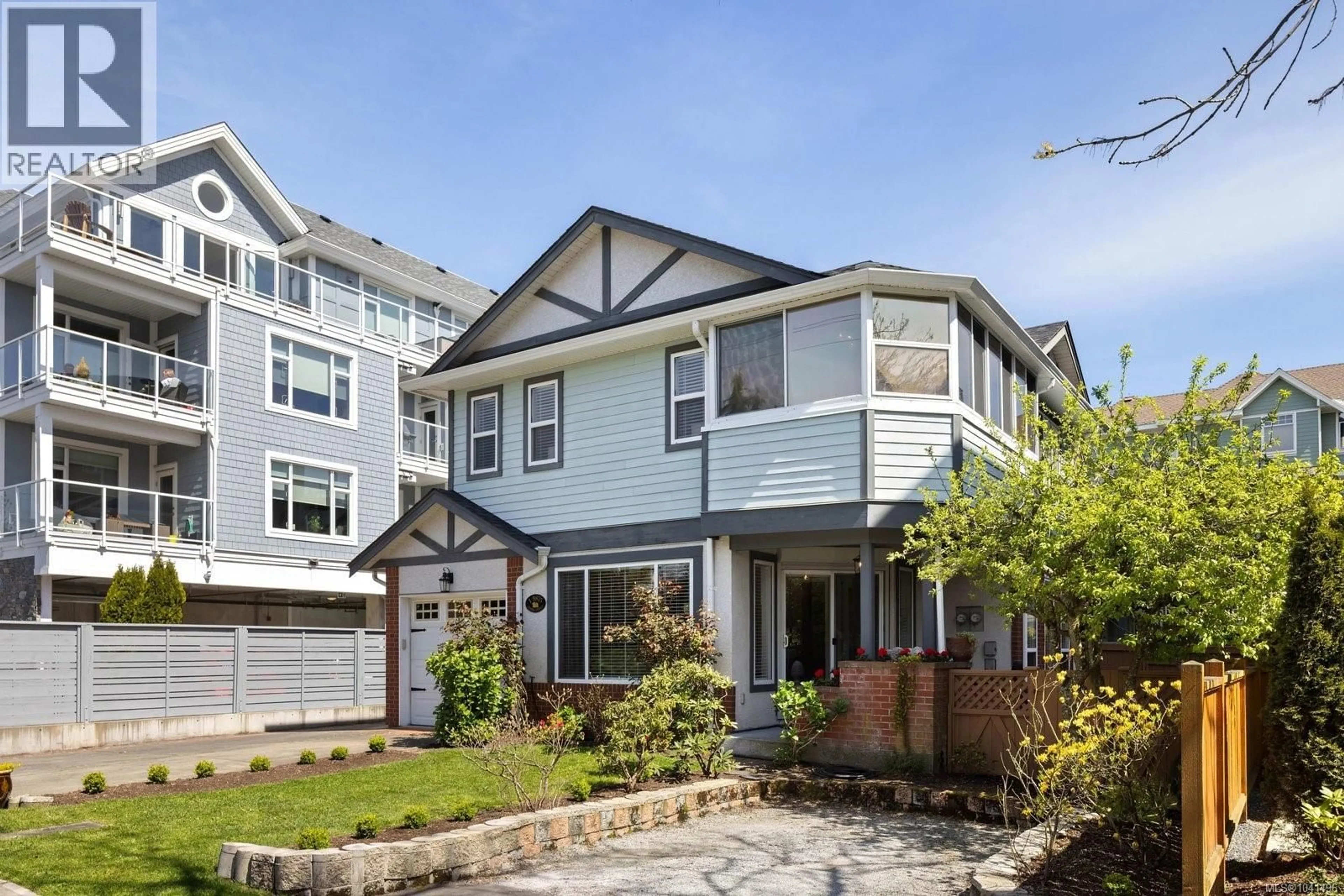 Home with vinyl exterior material, street for 1 - 9875 THIRD STREET, Sidney British Columbia V8L3A8
