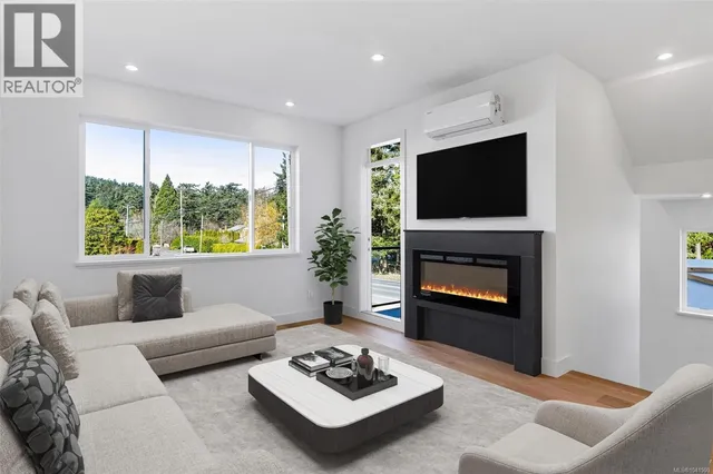 2 - 1559 ASH ROAD, Saanich 5