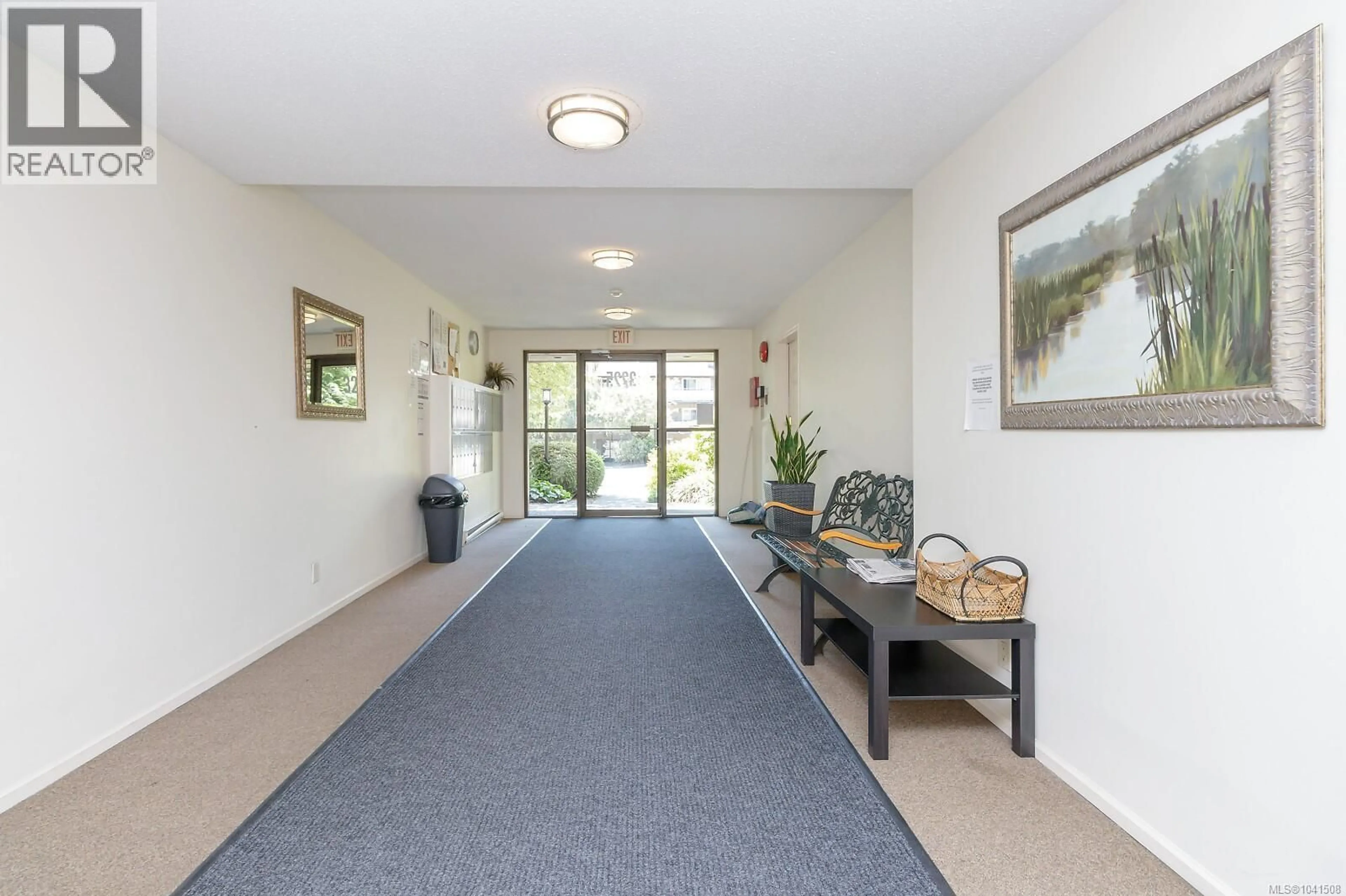 Indoor foyer for 308 - 3225 ALDER STREET, Victoria British Columbia V8X1P3