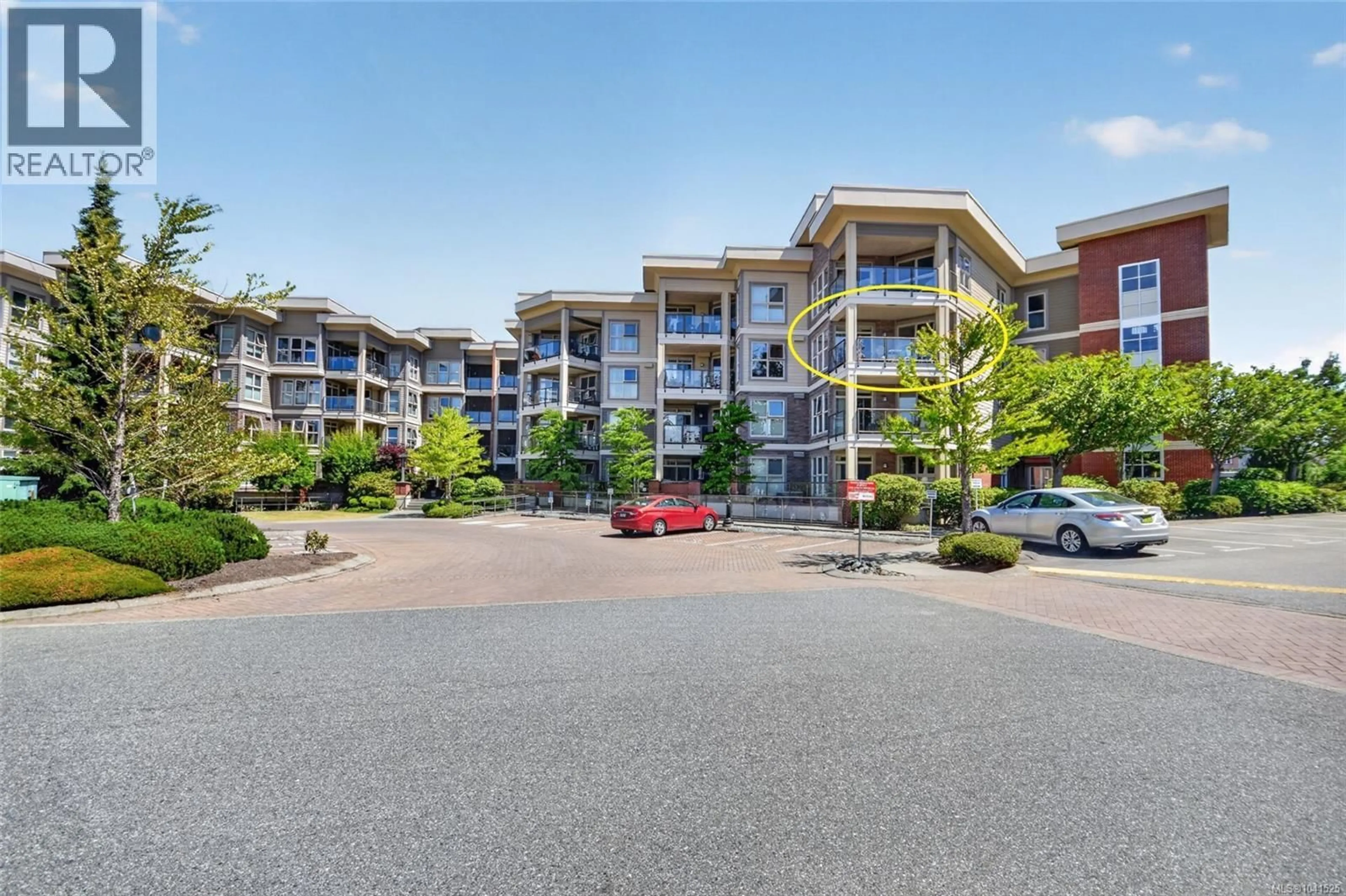 A pic from outside/outdoor area/front of a property/back of a property/a pic from drone, unknown for 321 - 6310 MCROBB AVENUE, Nanaimo British Columbia V9V1W8