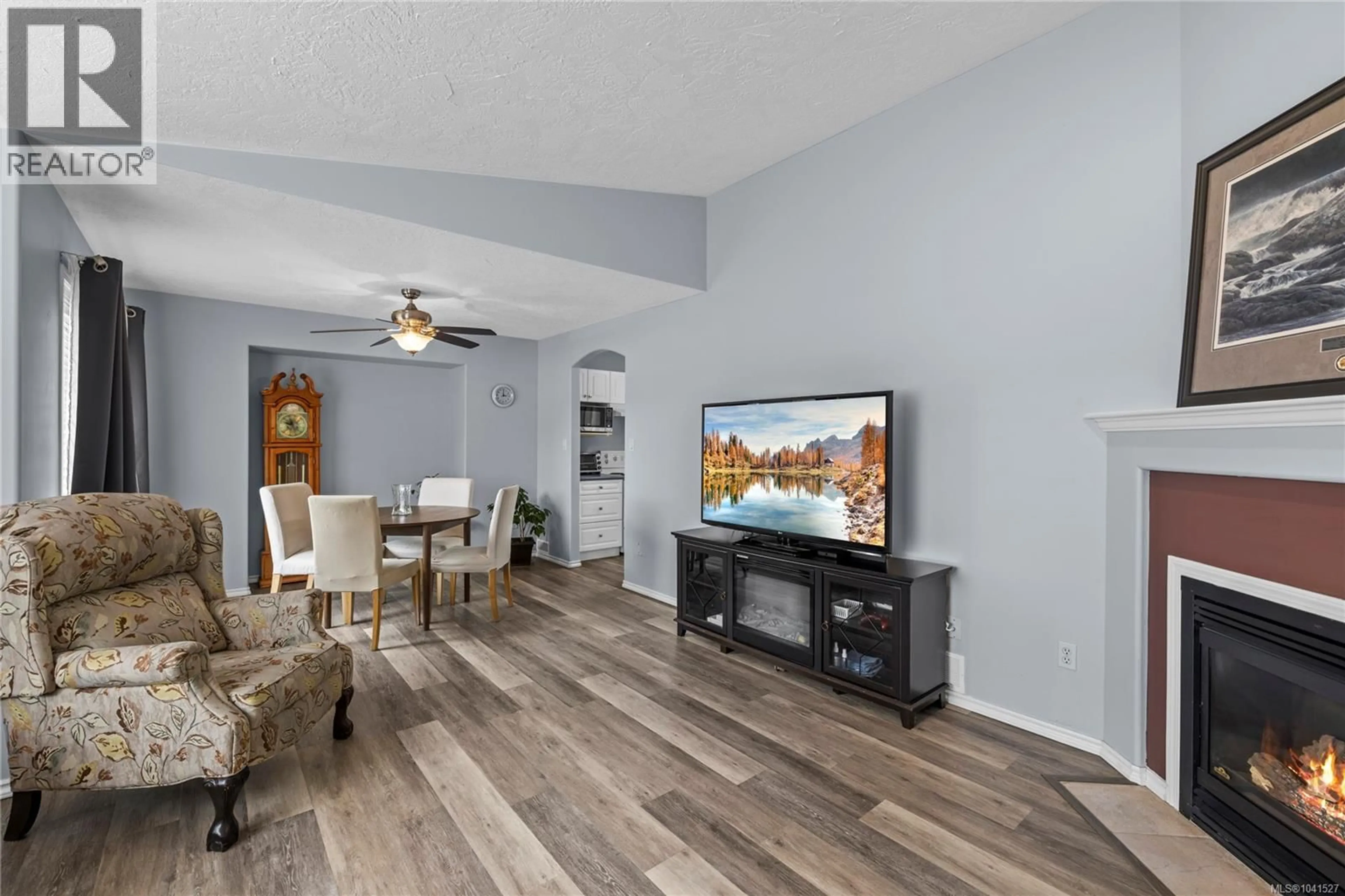 Living room with furniture, unknown for 5143 BROUGHTON PLACE, Nanaimo British Columbia V9T6L4